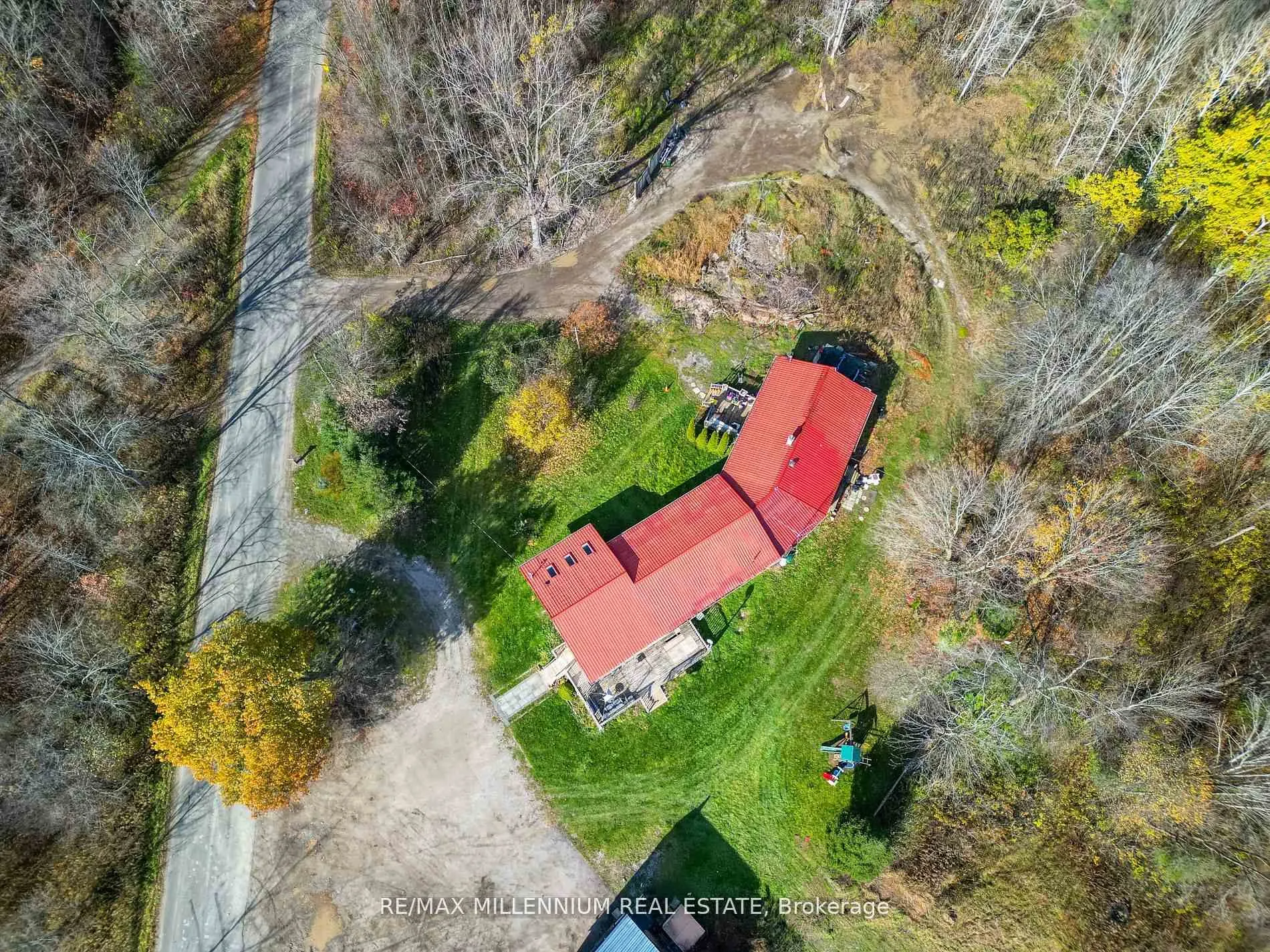 Photo 7 of 3021 Pinegrove Road, Springwater, Rural Springwater — HOMEH