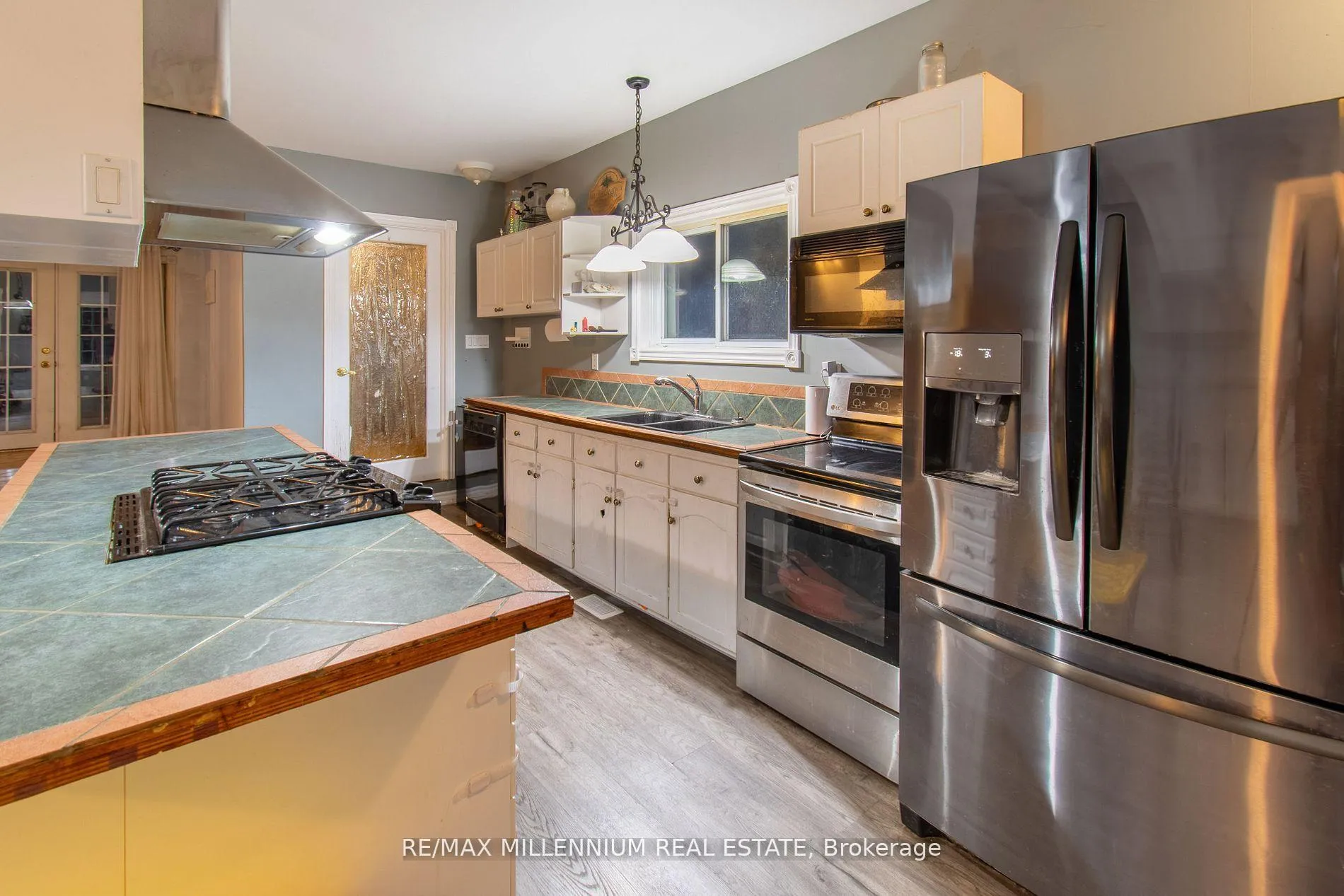Photo 10 of 3021 Pinegrove Road, Springwater, Rural Springwater — HOMEH