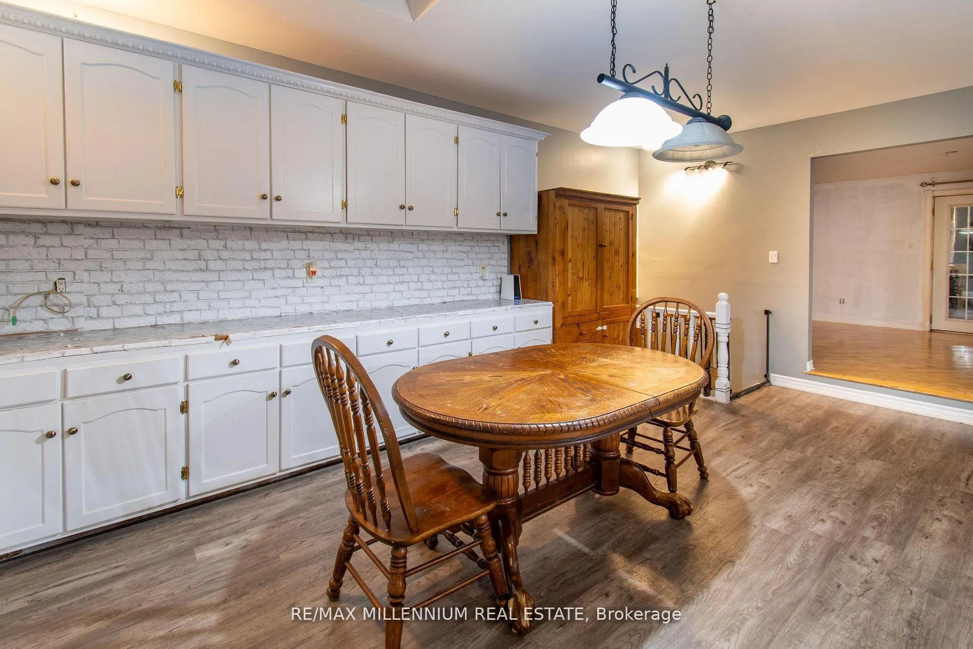 Photo 12 of 3021 Pinegrove Road, Springwater, Rural Springwater — HOMEH
