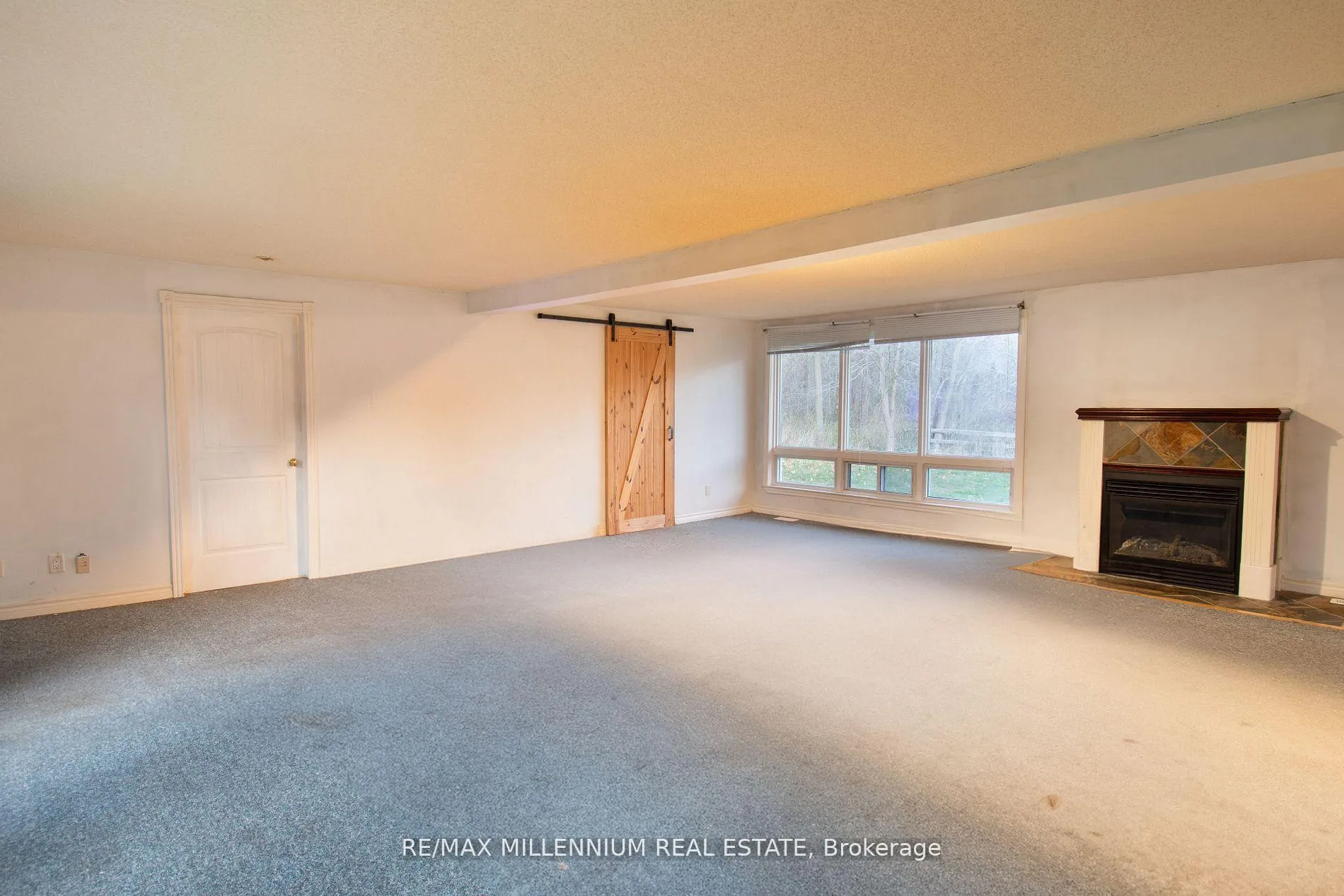 Photo 16 of 3021 Pinegrove Road, Springwater, Rural Springwater — HOMEH