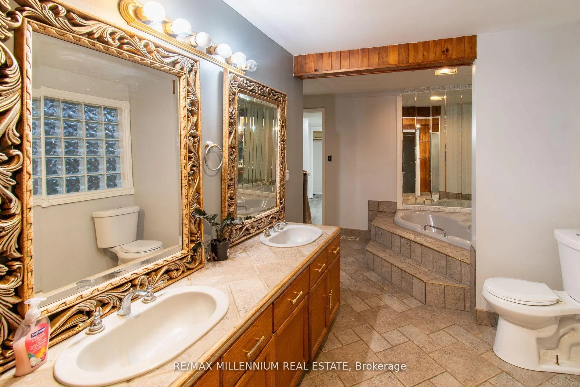 Photo 19 of 3021 Pinegrove Road, Springwater, Rural Springwater — HOMEH