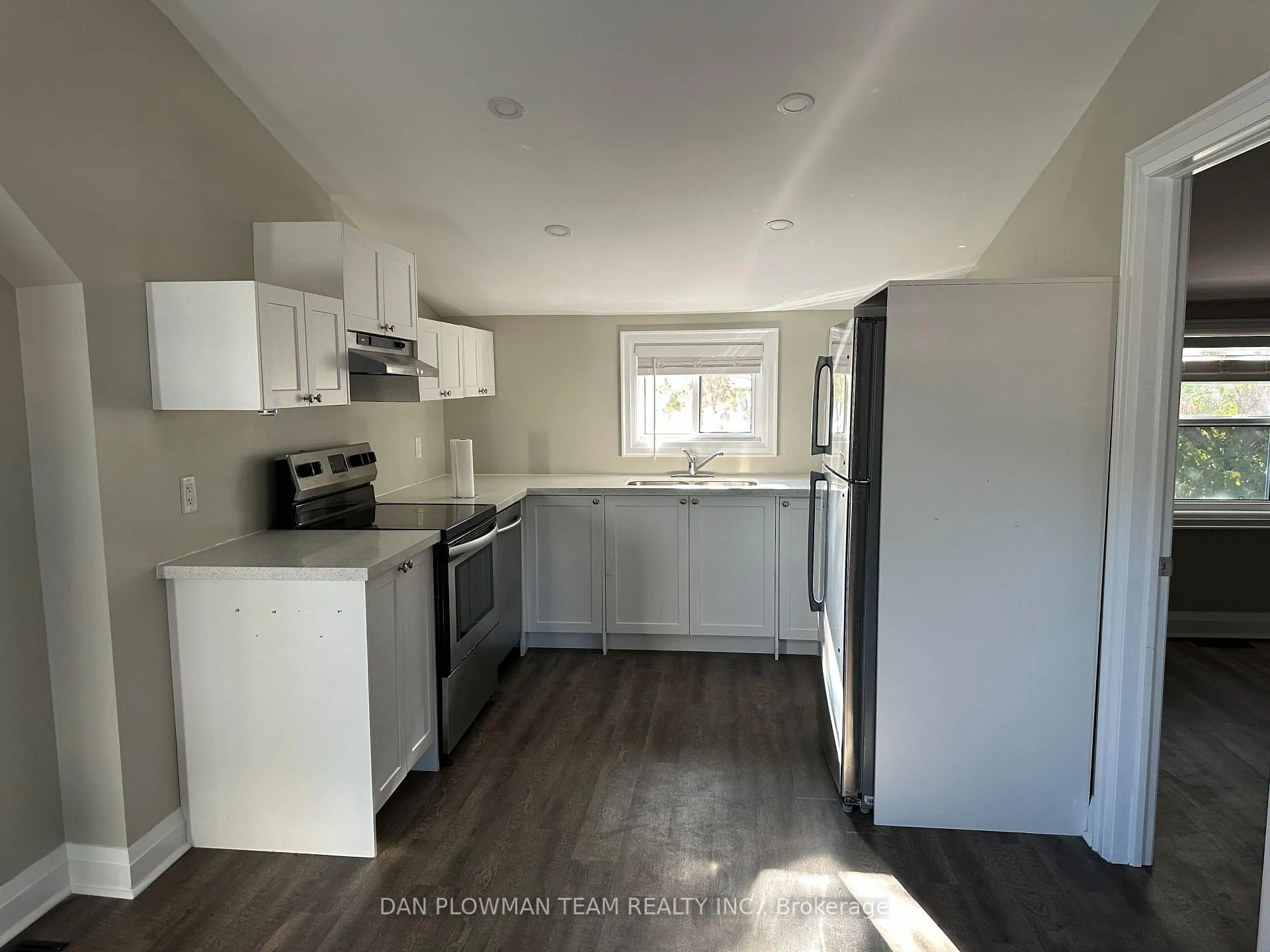 Photo 1 of Unit Upper, 460 Park Road S, Oshawa, Vanier — HOMEH