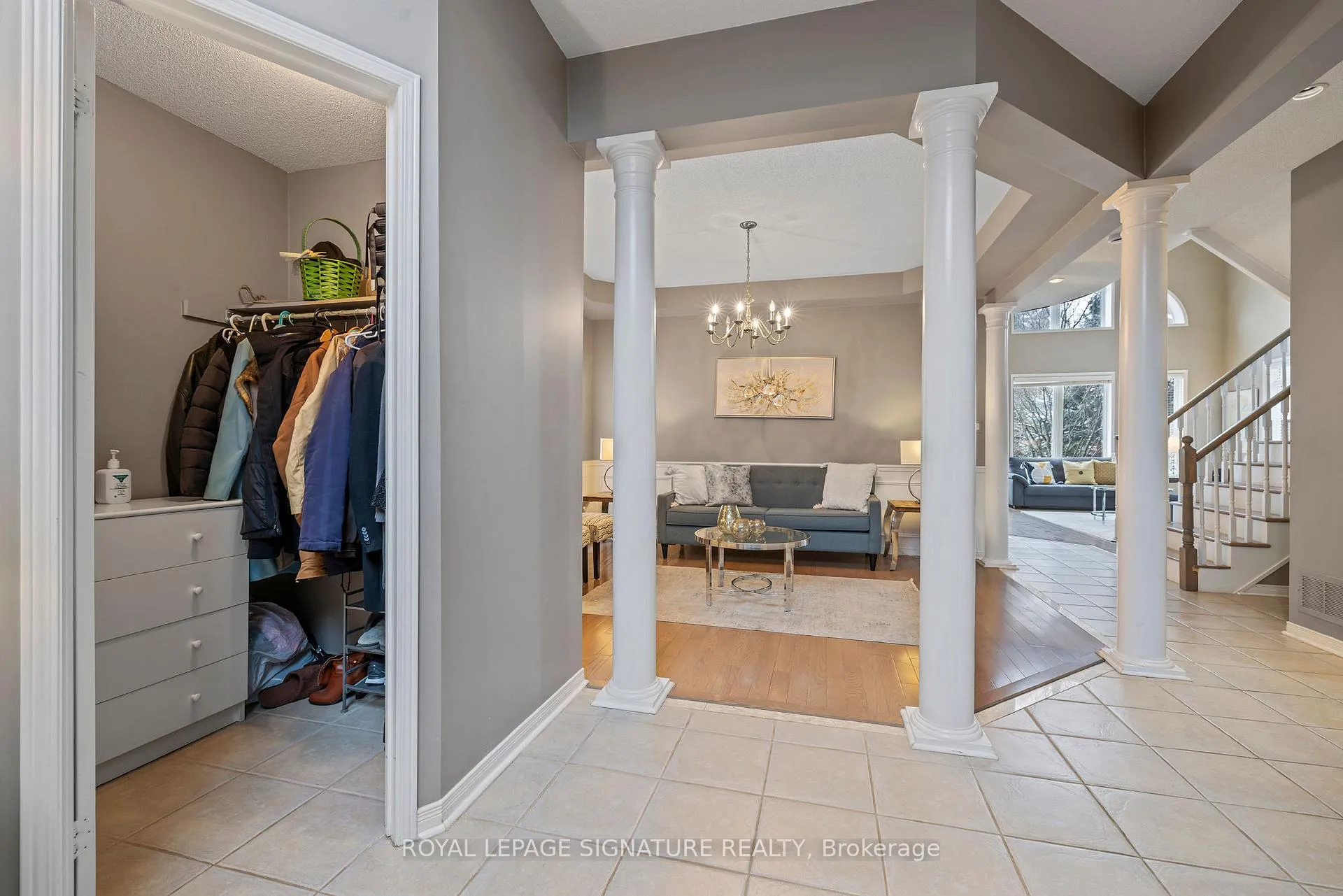 Photo 7 of 68 Southcreek Drive, Hamilton, Meadowlands — HOMEH
