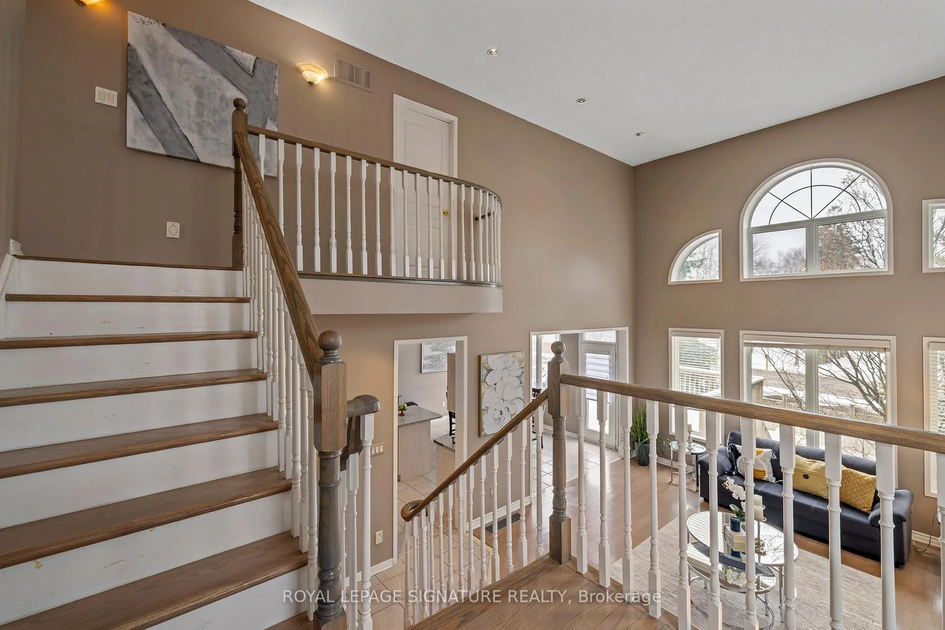 Photo 20 of 68 Southcreek Drive, Hamilton, Meadowlands — HOMEH