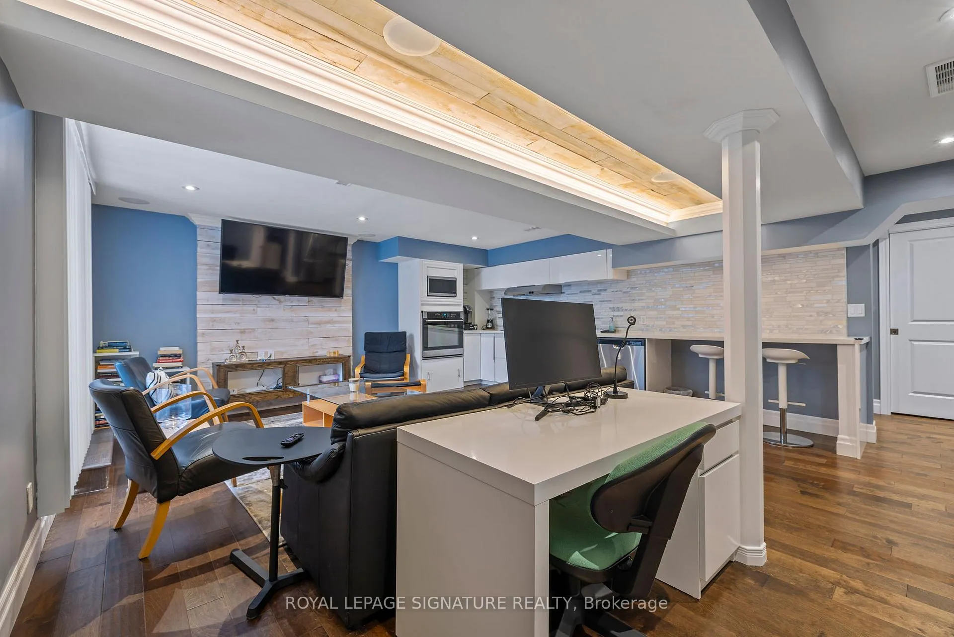 Photo 35 of 68 Southcreek Drive, Hamilton, Meadowlands — HOMEH