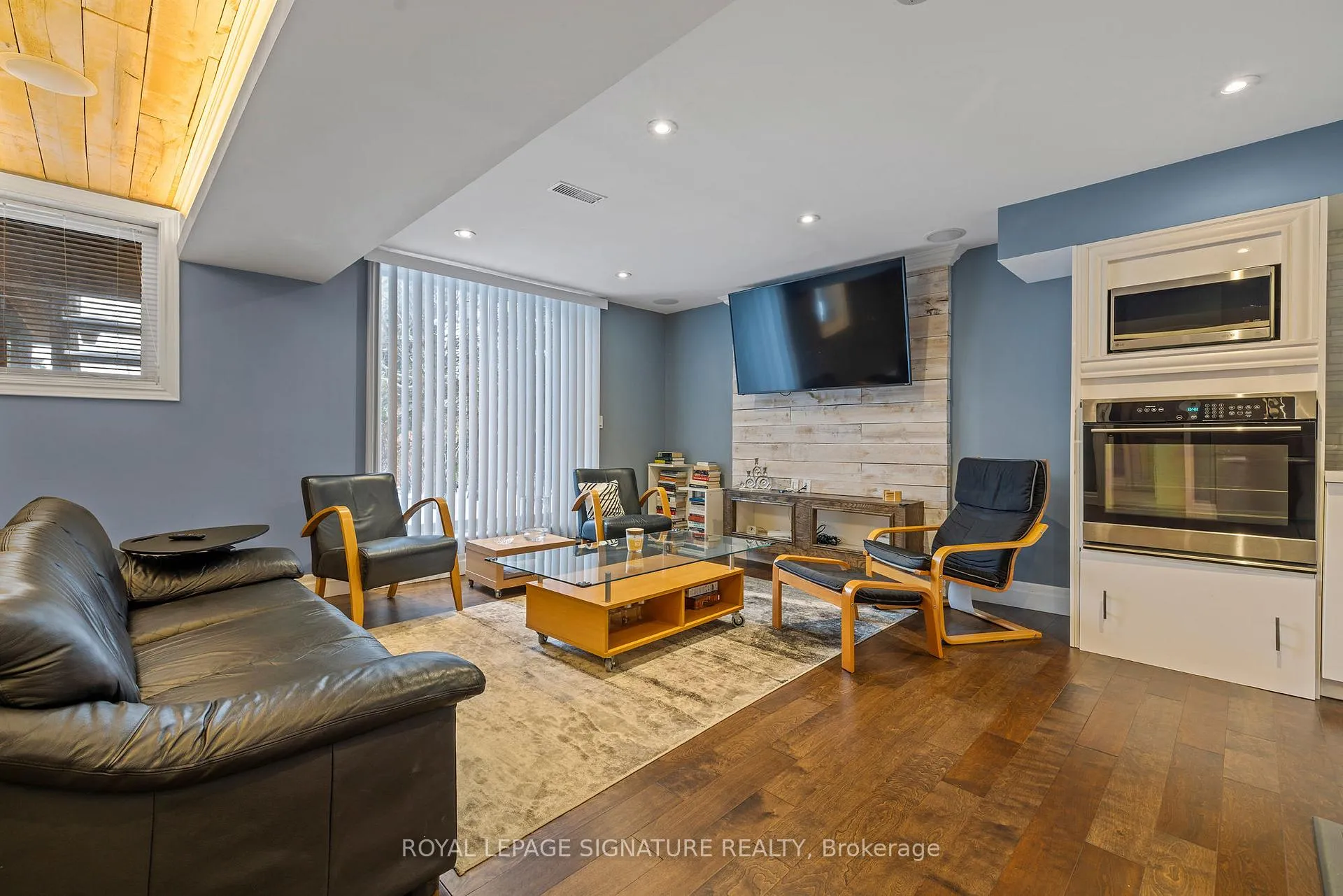 Photo 36 of 68 Southcreek Drive, Hamilton, Meadowlands — HOMEH