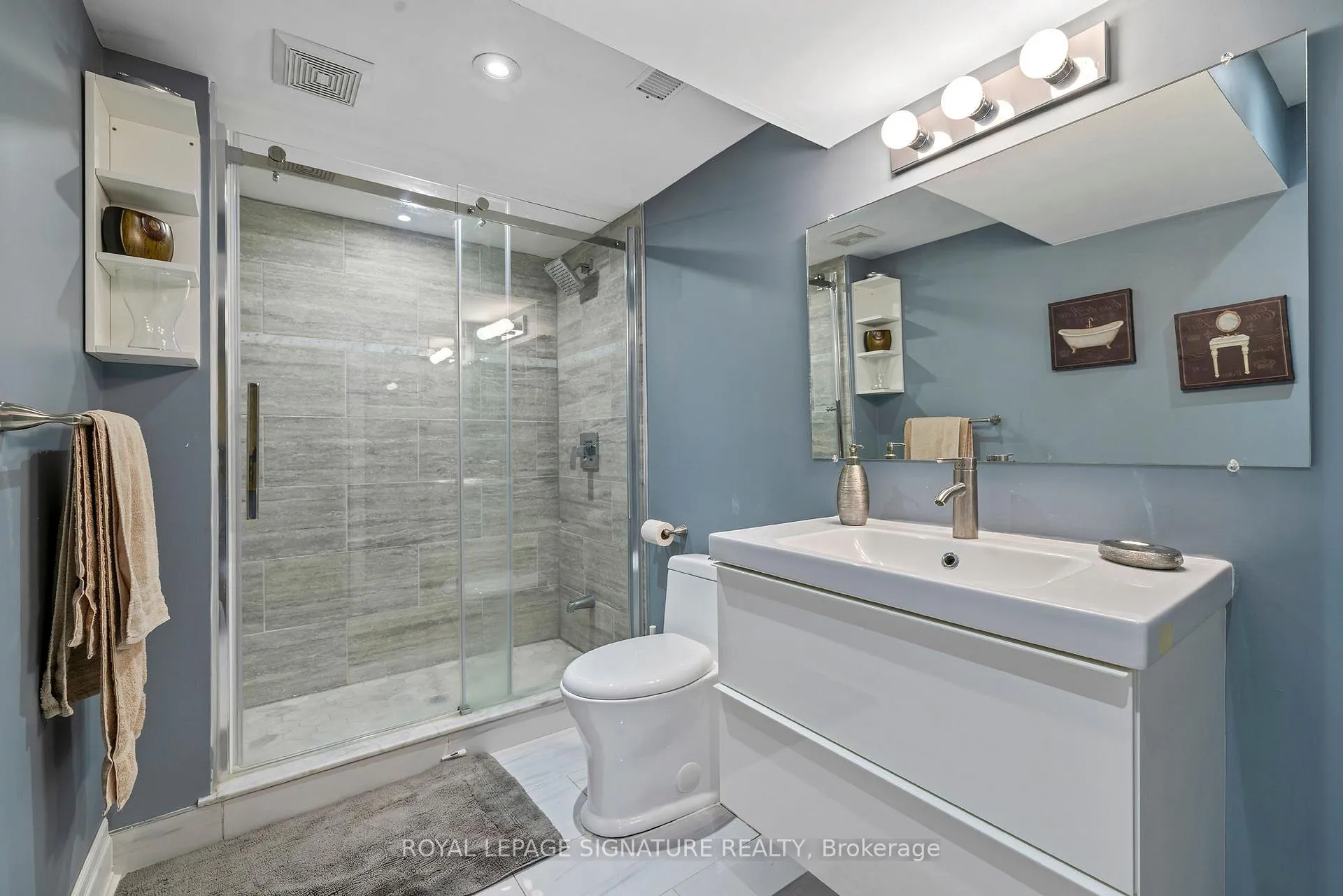 Photo 42 of 68 Southcreek Drive, Hamilton, Meadowlands — HOMEH
