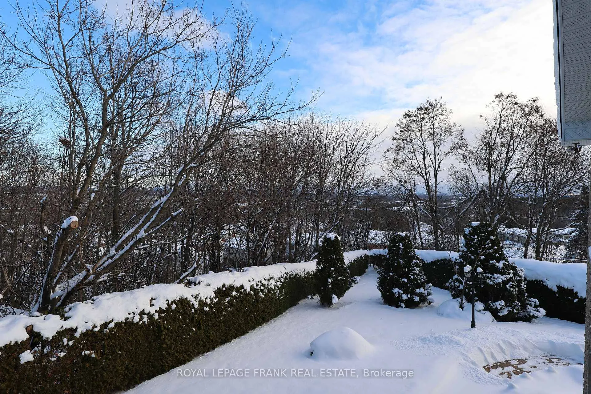 Photo 2 of 1162 Summit Drive, Peterborough, Otonabee Ward 1 — HOMEH