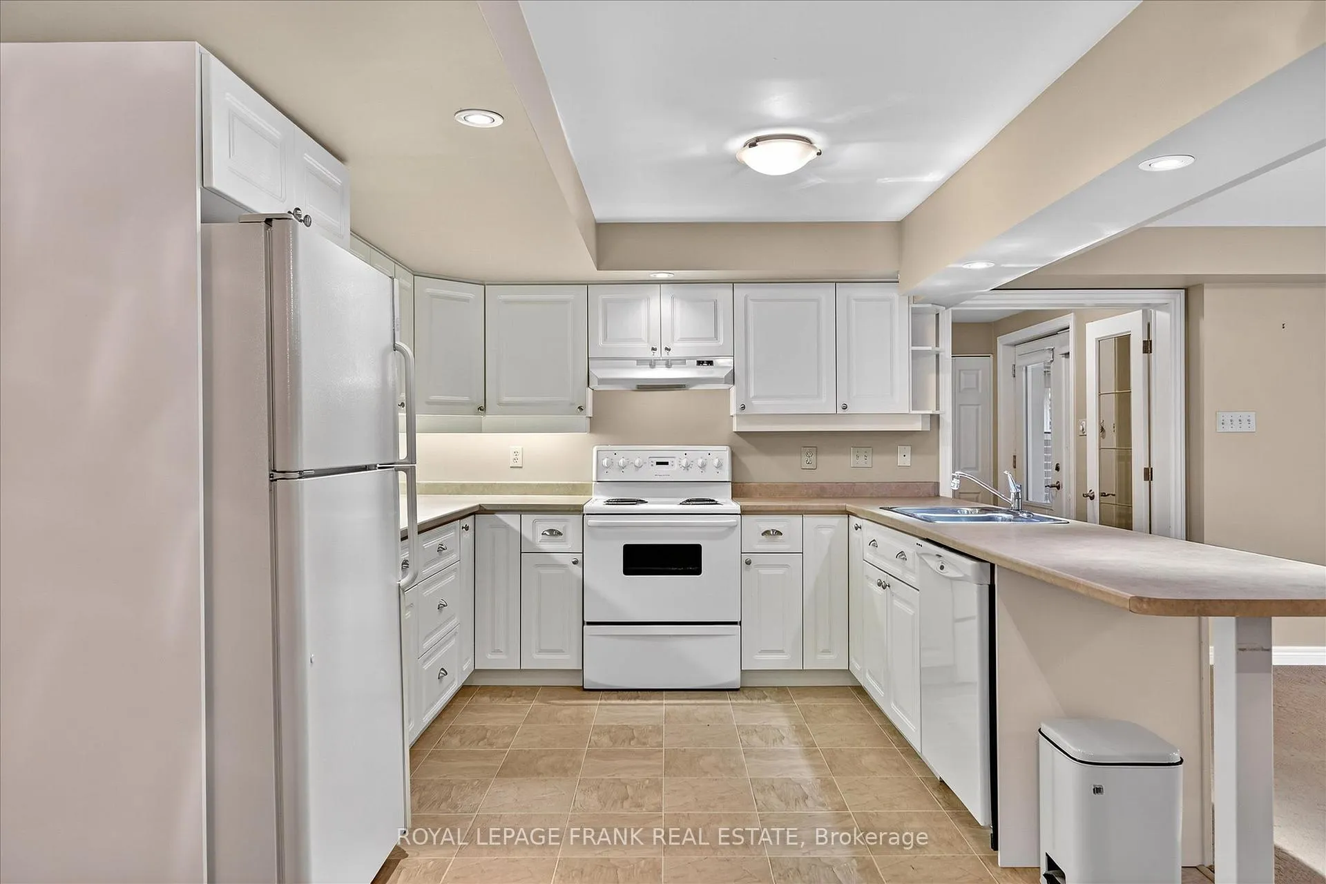 Photo 37 of 1162 Summit Drive, Peterborough, Otonabee Ward 1 — HOMEH