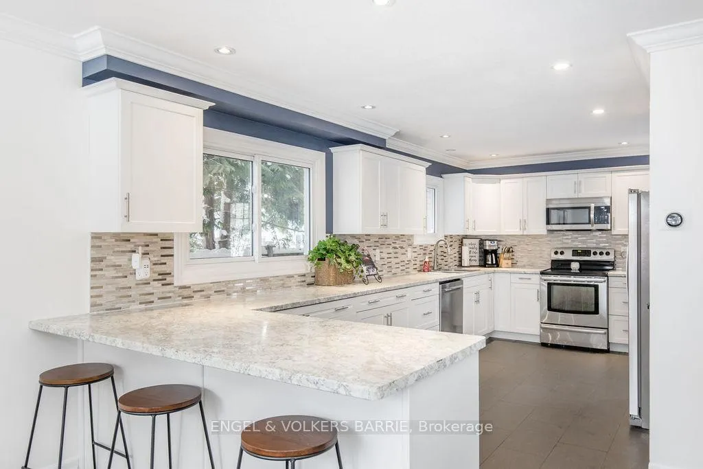 Photo 4 of 101 Hadden Crescent, Barrie, Cundles East — HOMEH