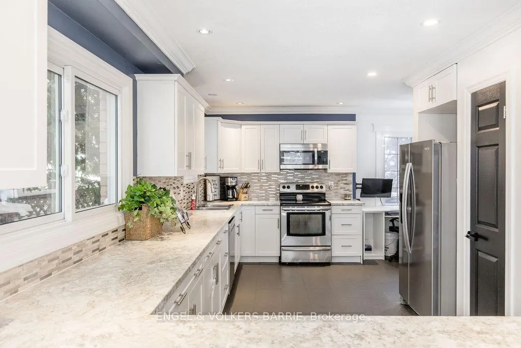 Photo 8 of 101 Hadden Crescent, Barrie, Cundles East — HOMEH