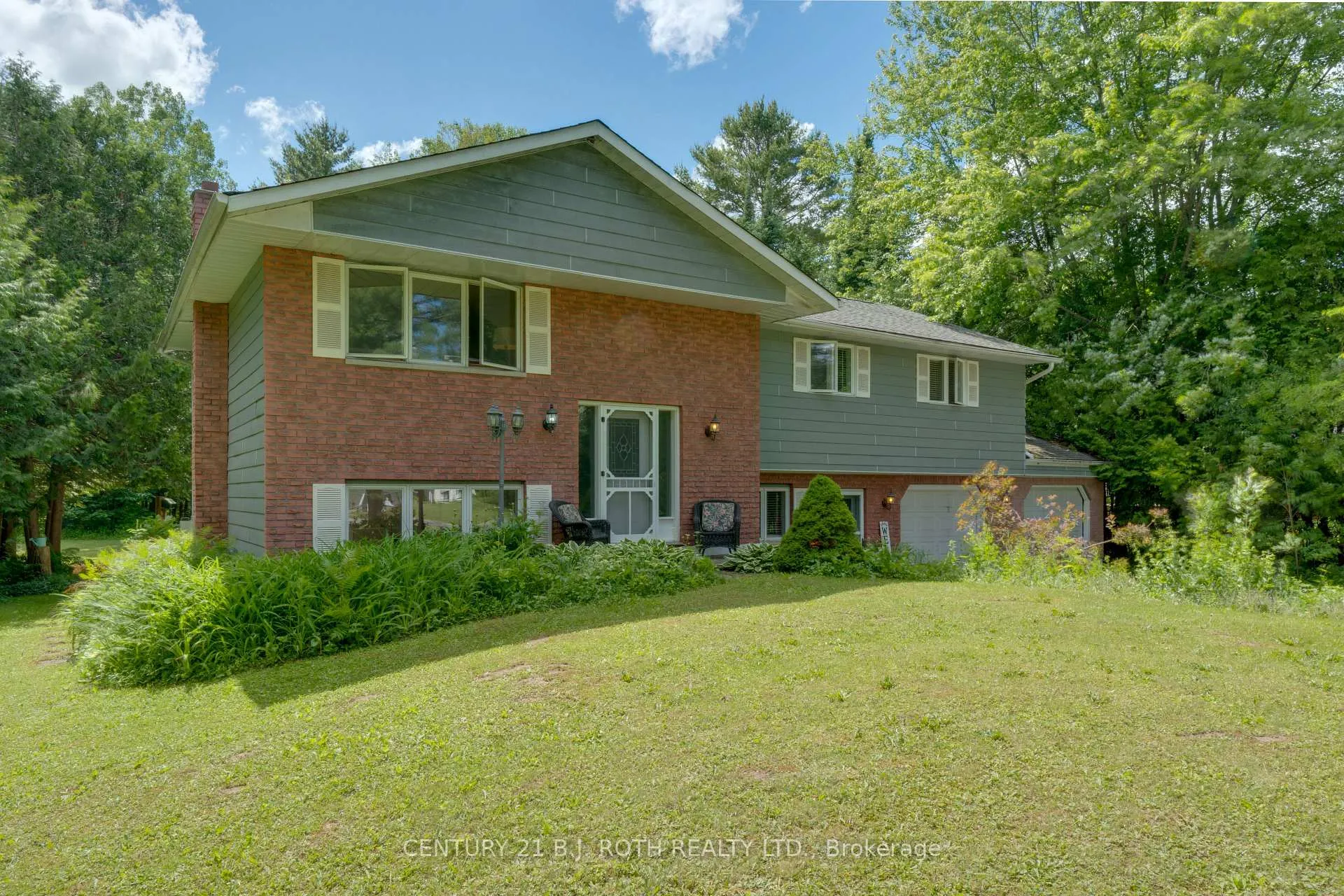 Photo 2 of 3998 Martindale Crescent, Severn, Marchmont — HOMEH