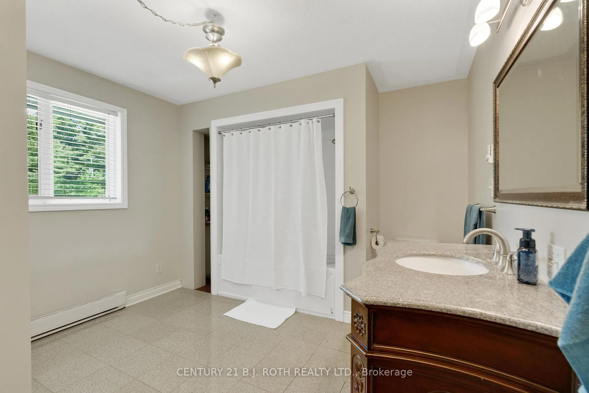 Photo 17 of 3998 Martindale Crescent, Severn, Marchmont — HOMEH