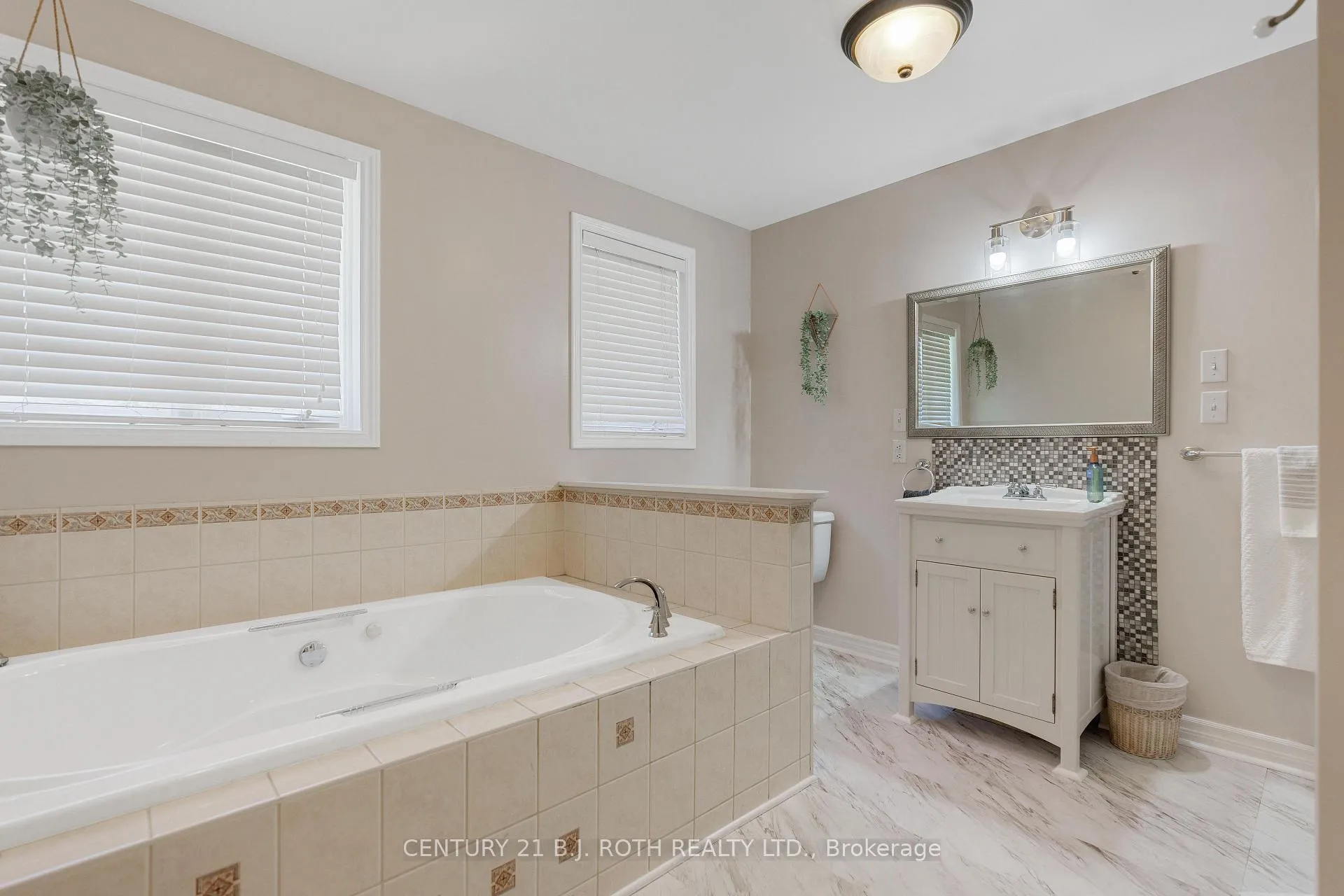 Photo 21 of 3998 Martindale Crescent, Severn, Marchmont — HOMEH
