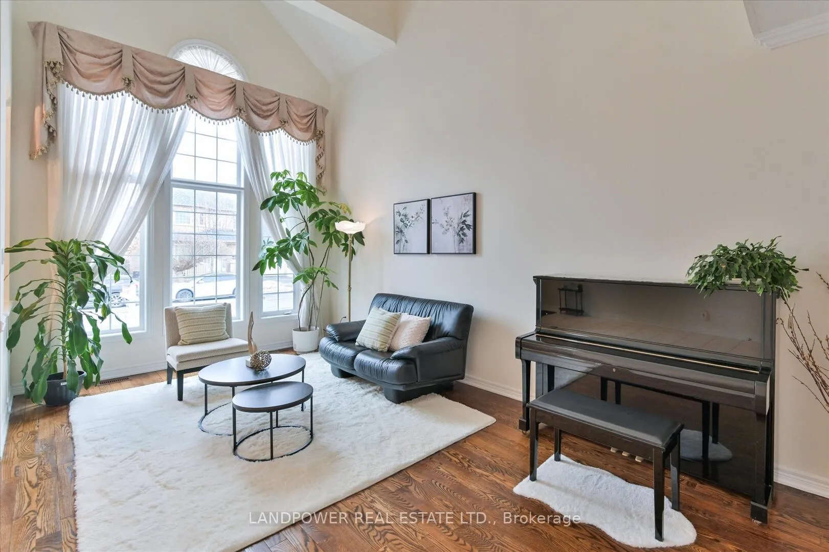 Photo 2 of 56 Hillmount Road, Markham, Cachet — HOMEH