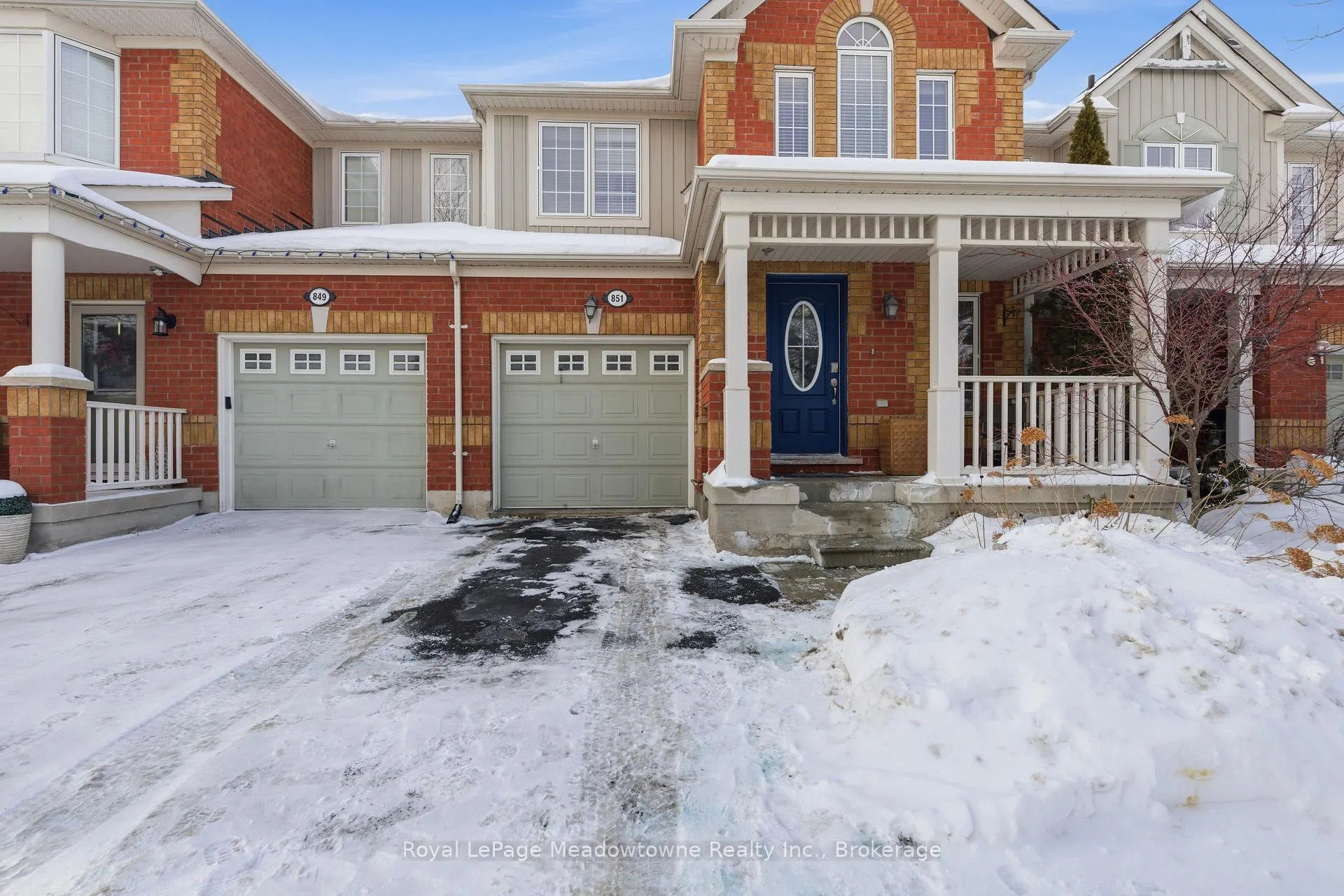 Photo 2 of 851 Gifford Crescent, Milton, Coates — HOMEH