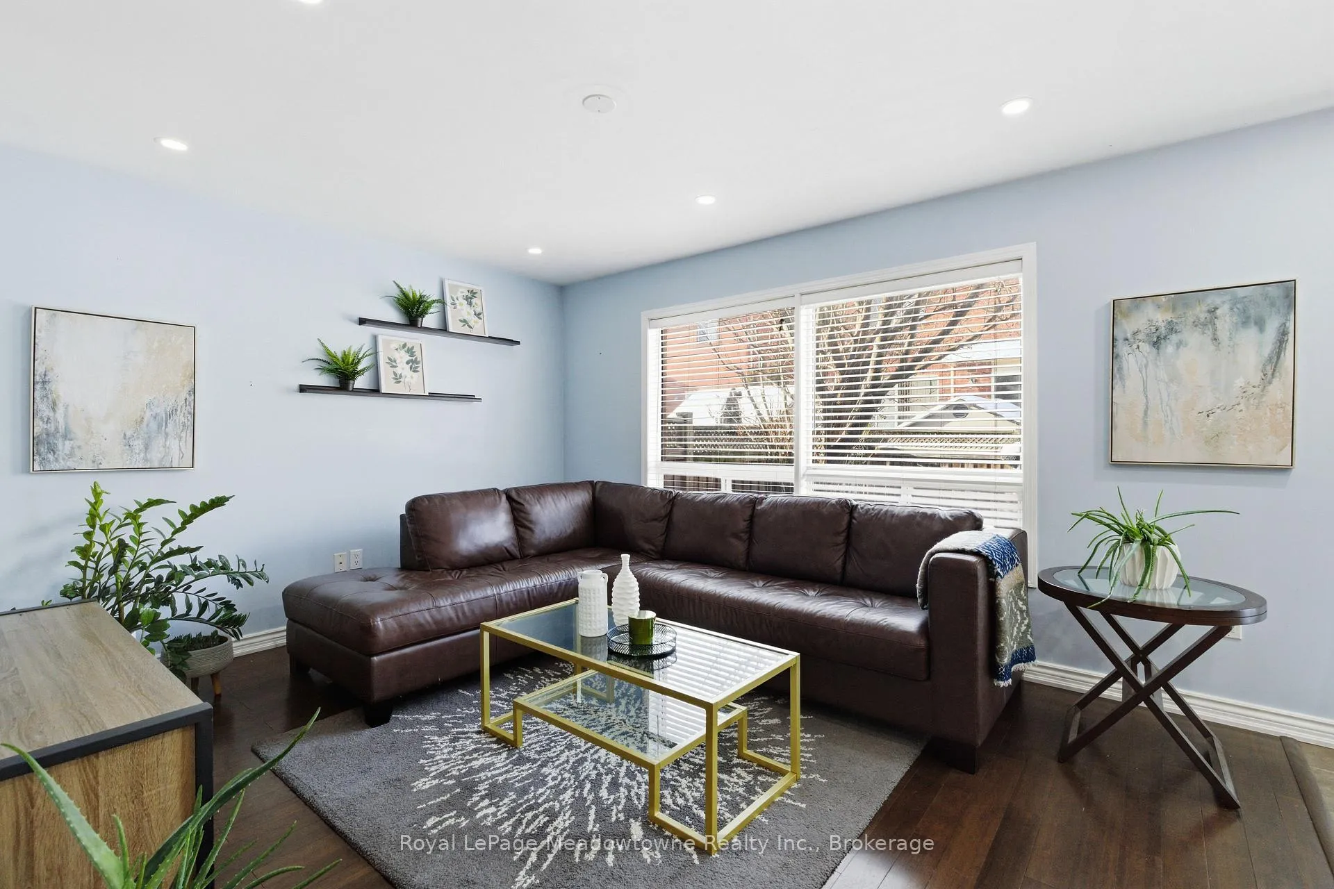 Photo 17 of 851 Gifford Crescent, Milton, Coates — HOMEH