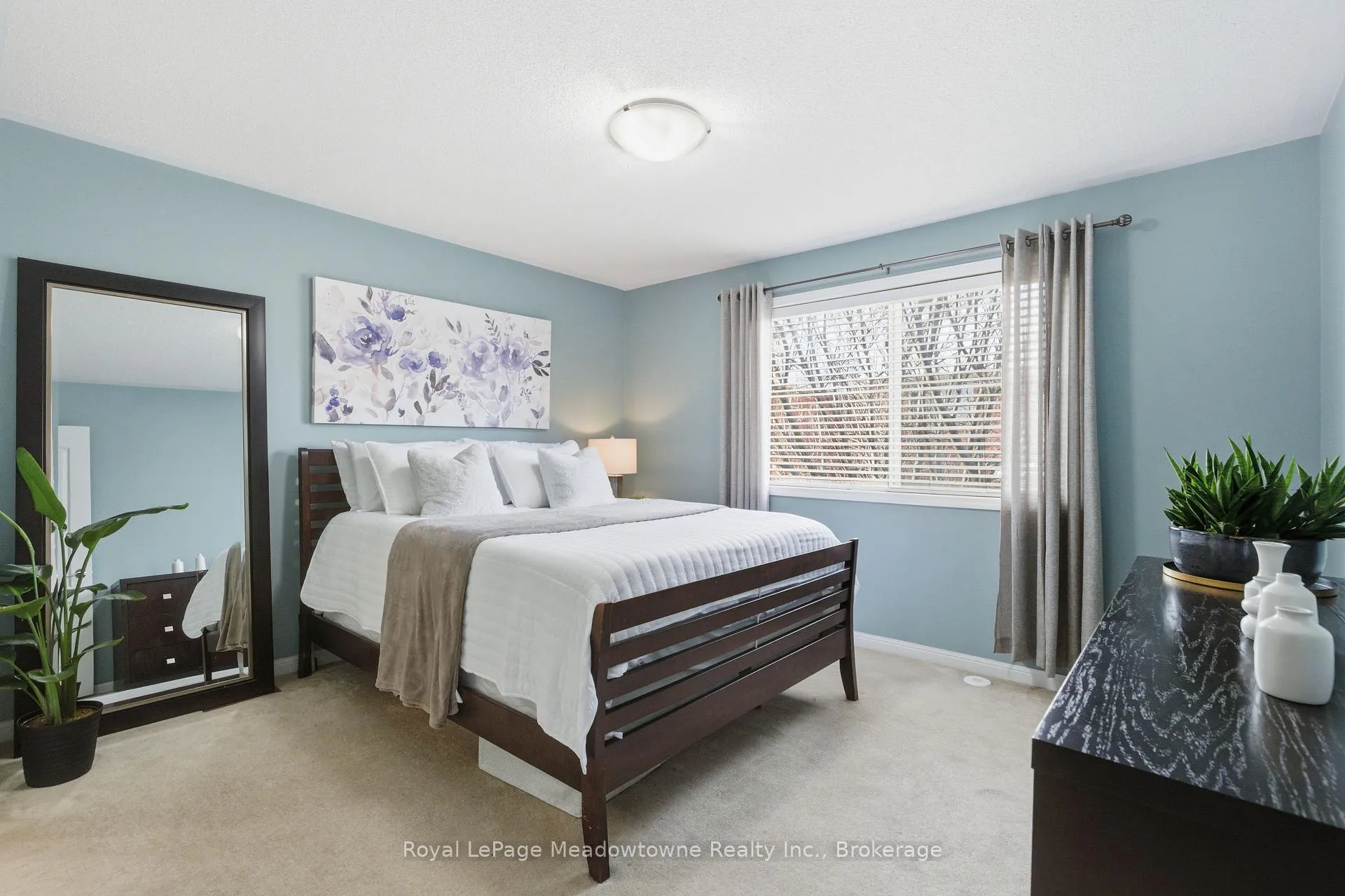 Photo 19 of 851 Gifford Crescent, Milton, Coates — HOMEH