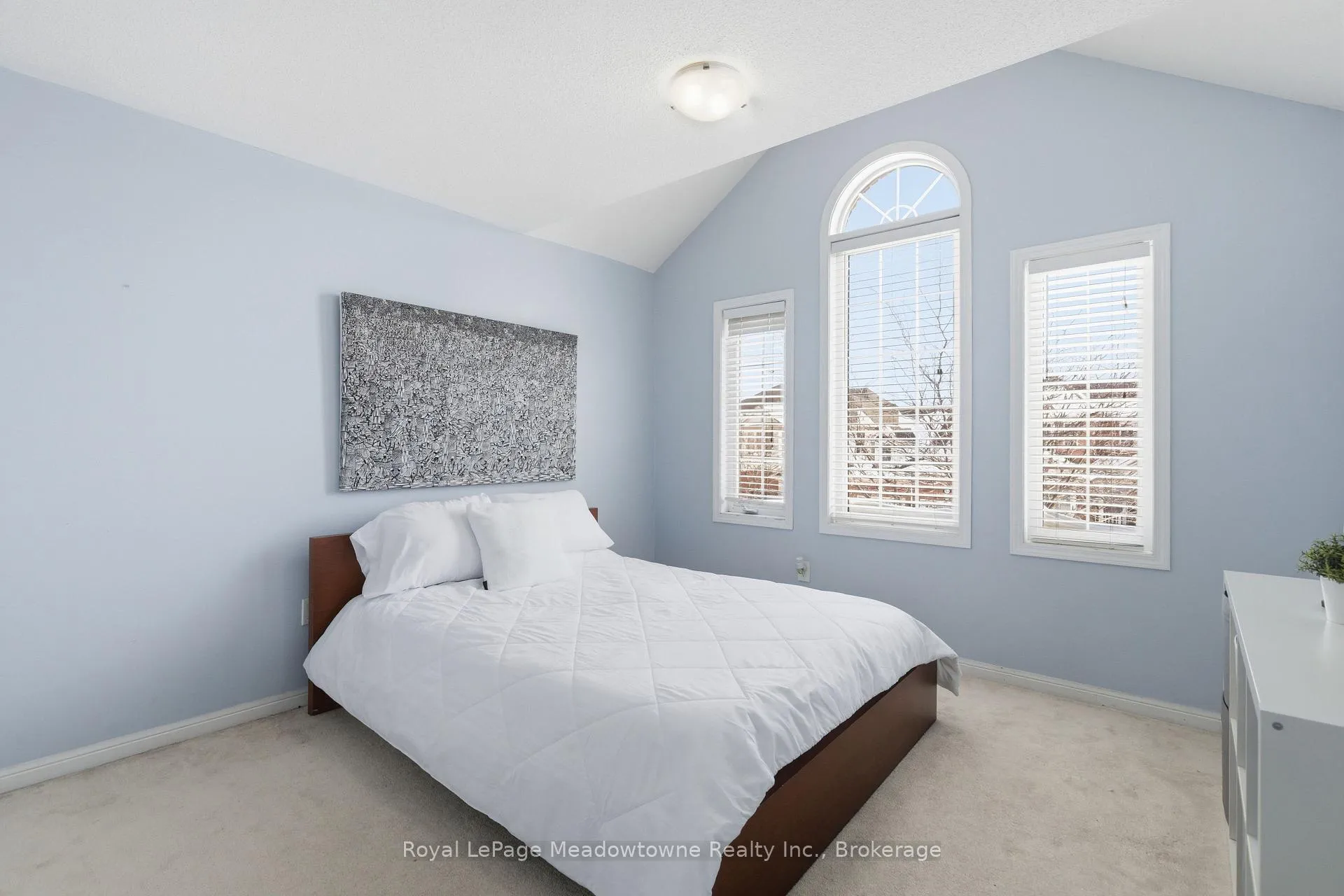 Photo 25 of 851 Gifford Crescent, Milton, Coates — HOMEH