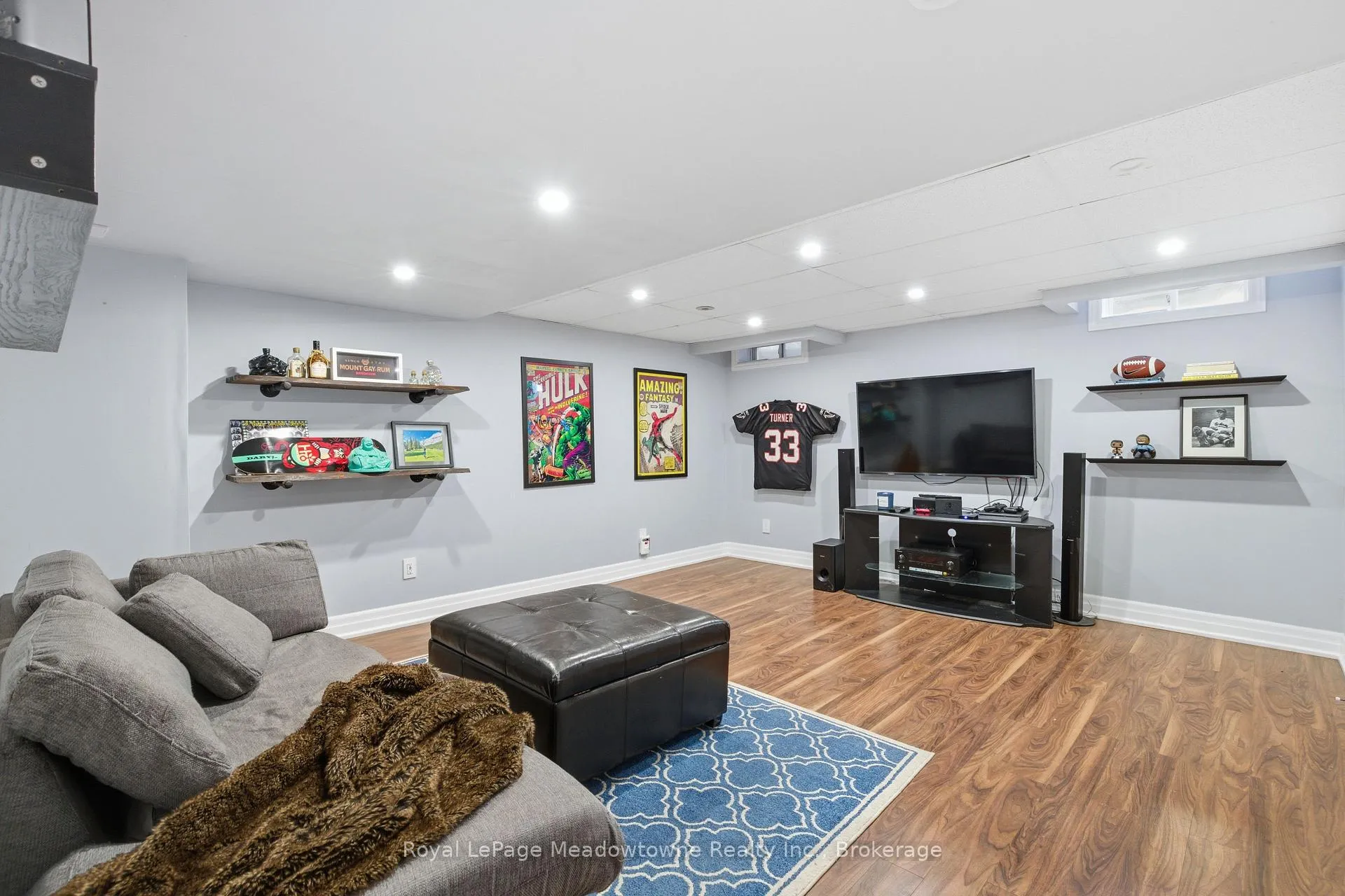Photo 33 of 851 Gifford Crescent, Milton, Coates — HOMEH