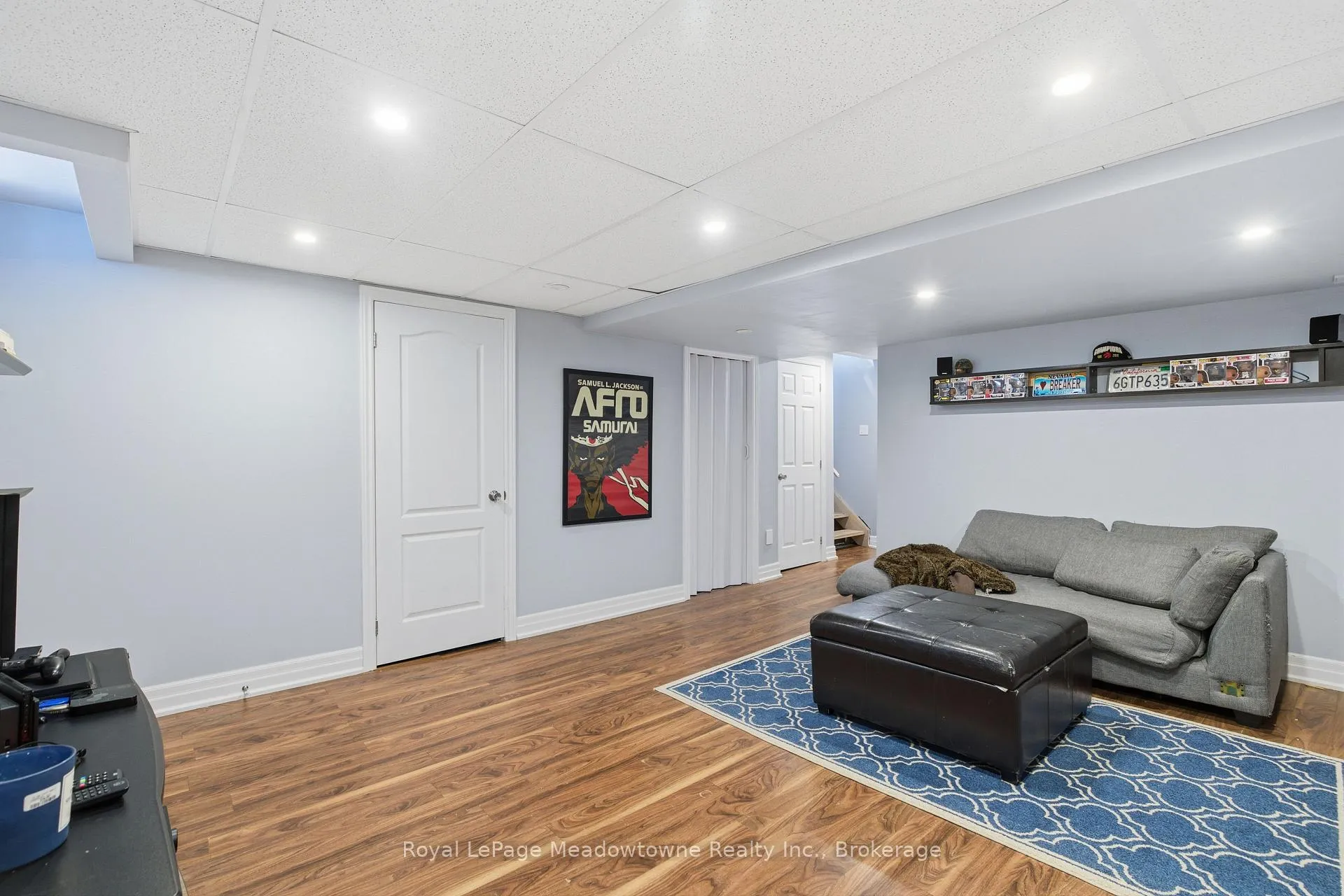 Photo 35 of 851 Gifford Crescent, Milton, Coates — HOMEH