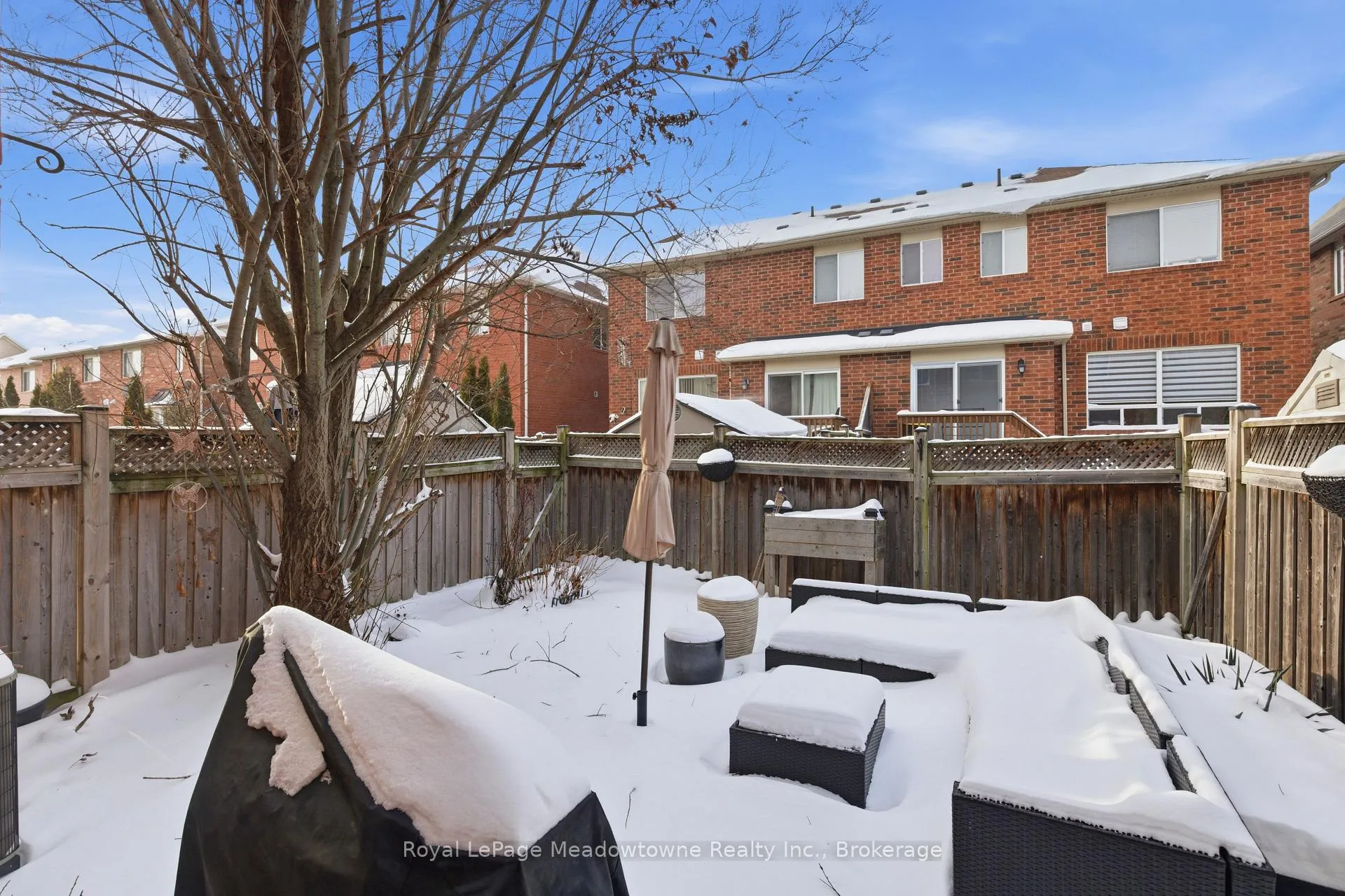 Photo 37 of 851 Gifford Crescent, Milton, Coates — HOMEH