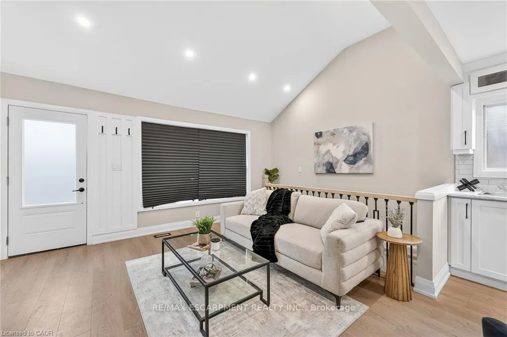Photo 16 of 156 Walter Avenue N, Hamilton, Normanhurst — HOMEH