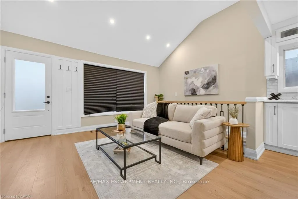 Photo 20 of 156 Walter Avenue N, Hamilton, Normanhurst — HOMEH