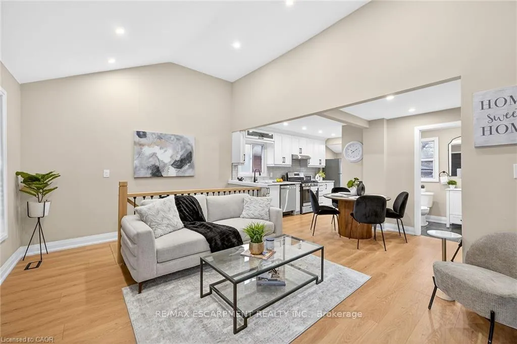 Photo 21 of 156 Walter Avenue N, Hamilton, Normanhurst — HOMEH