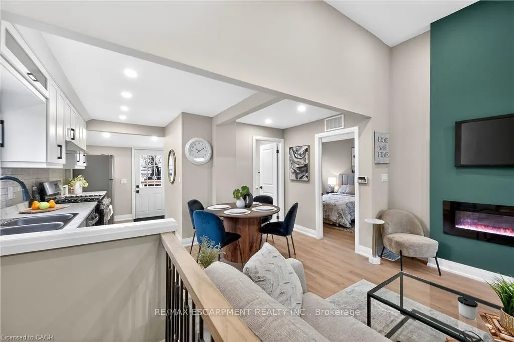 Photo 22 of 156 Walter Avenue N, Hamilton, Normanhurst — HOMEH