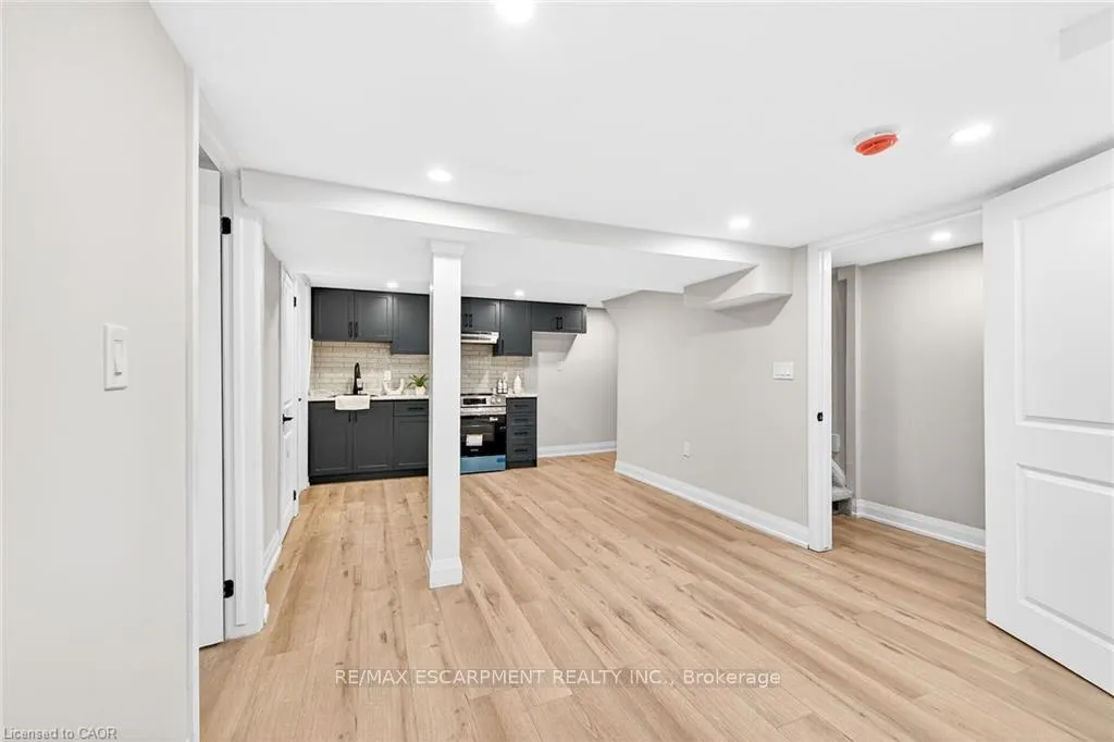 Photo 24 of 156 Walter Avenue N, Hamilton, Normanhurst — HOMEH