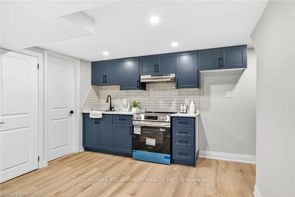 Photo 26 of 156 Walter Avenue N, Hamilton, Normanhurst — HOMEH
