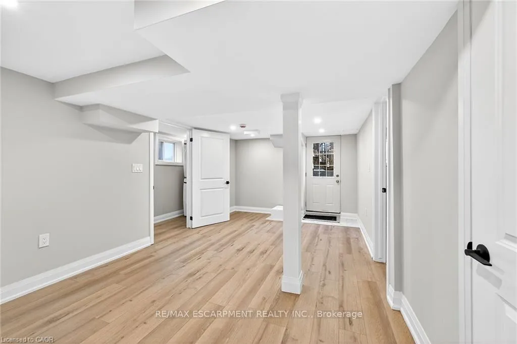 Photo 28 of 156 Walter Avenue N, Hamilton, Normanhurst — HOMEH