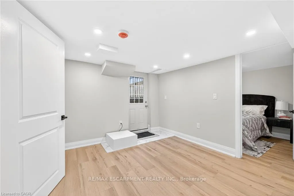 Photo 34 of 156 Walter Avenue N, Hamilton, Normanhurst — HOMEH