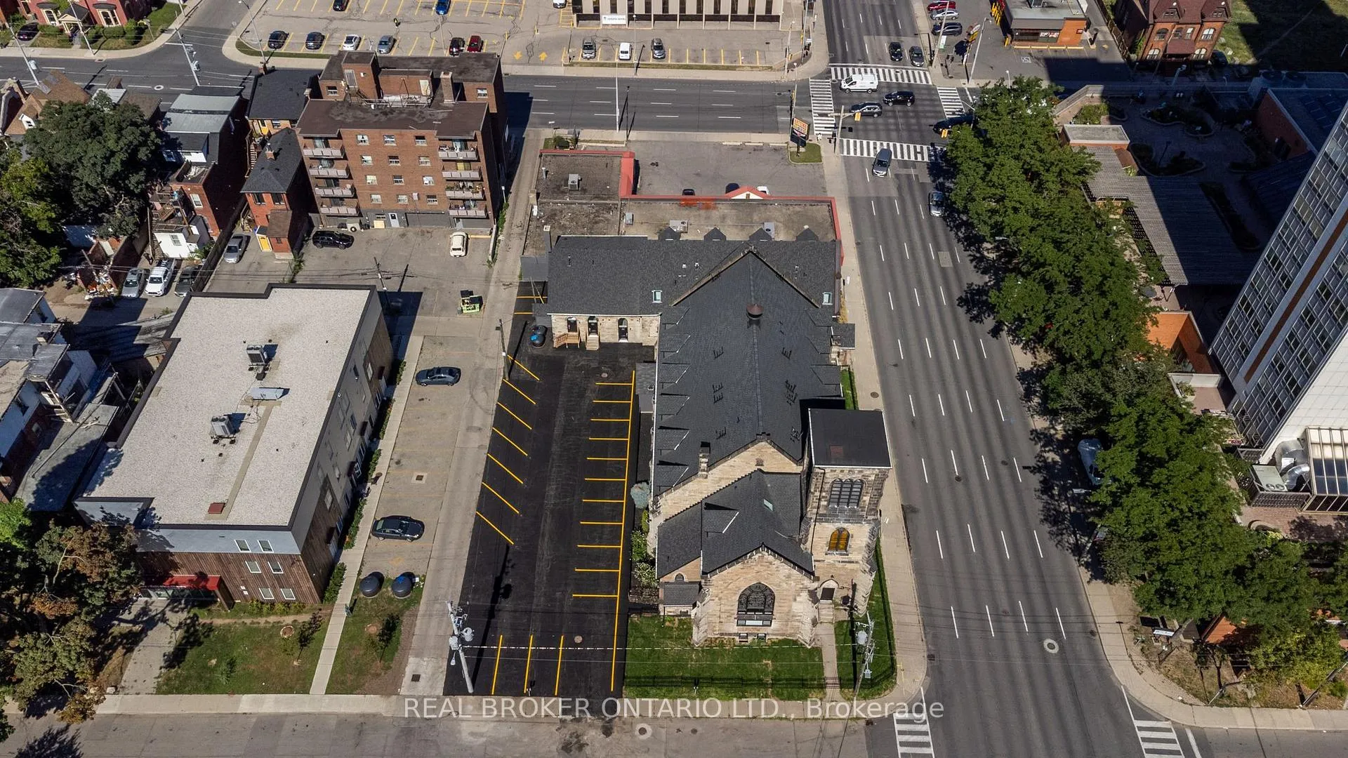 Photo 3 of 16 West Avenue S, Hamilton, Stinson — HOMEH