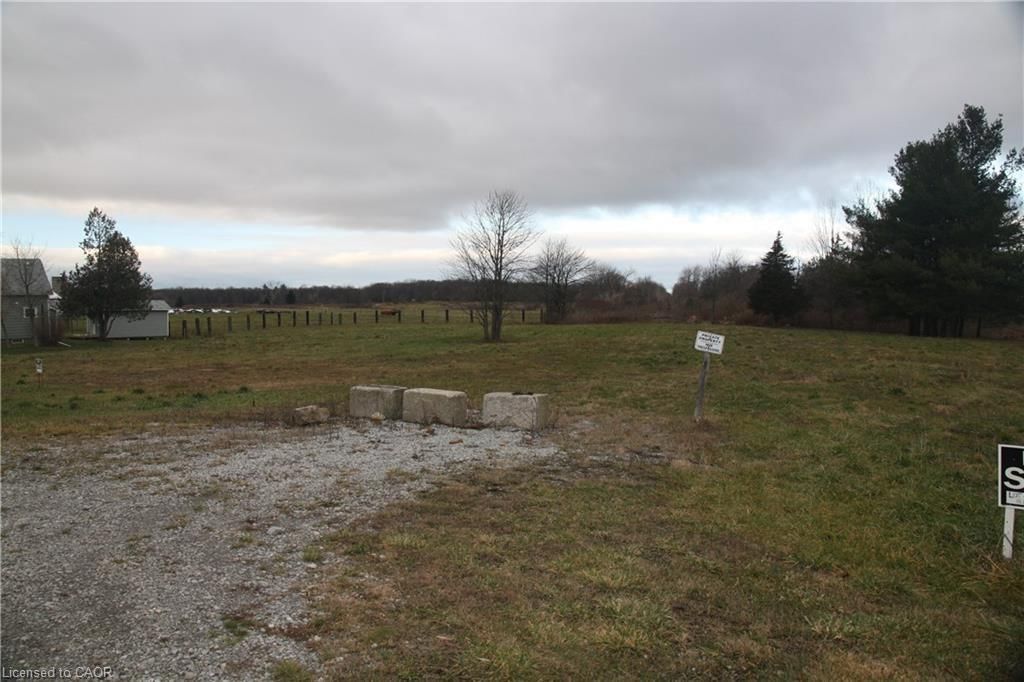 Photo 2 of 945 Robinson Road, Haldimand, Dunnville — HOMEH