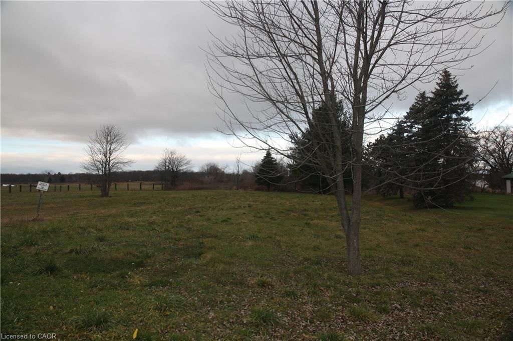 Photo 3 of 945 Robinson Road, Haldimand, Dunnville — HOMEH