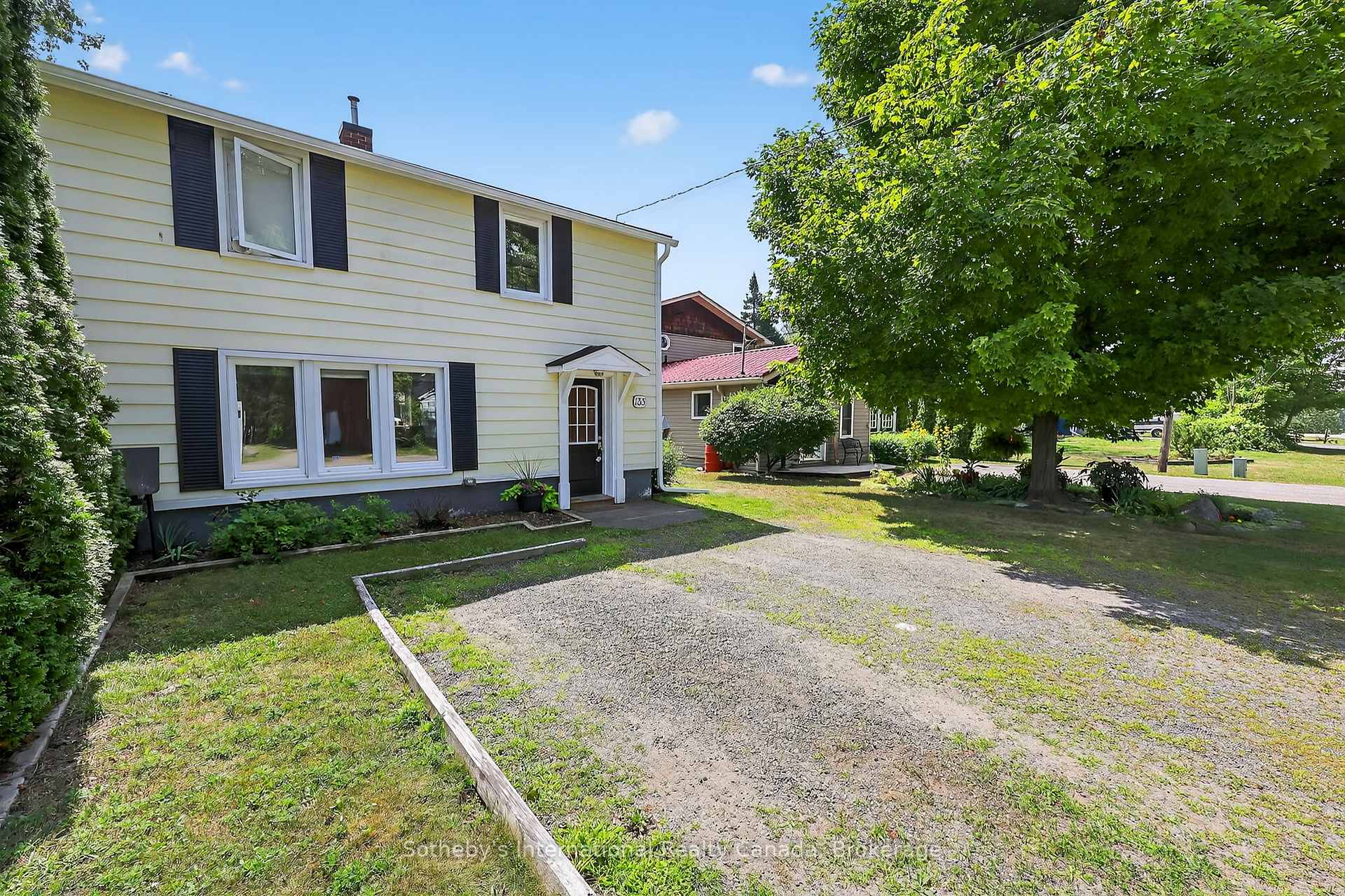 Photo 2 of 135 Fraser Street, Gravenhurst, Muskoka (S) — HOMEH