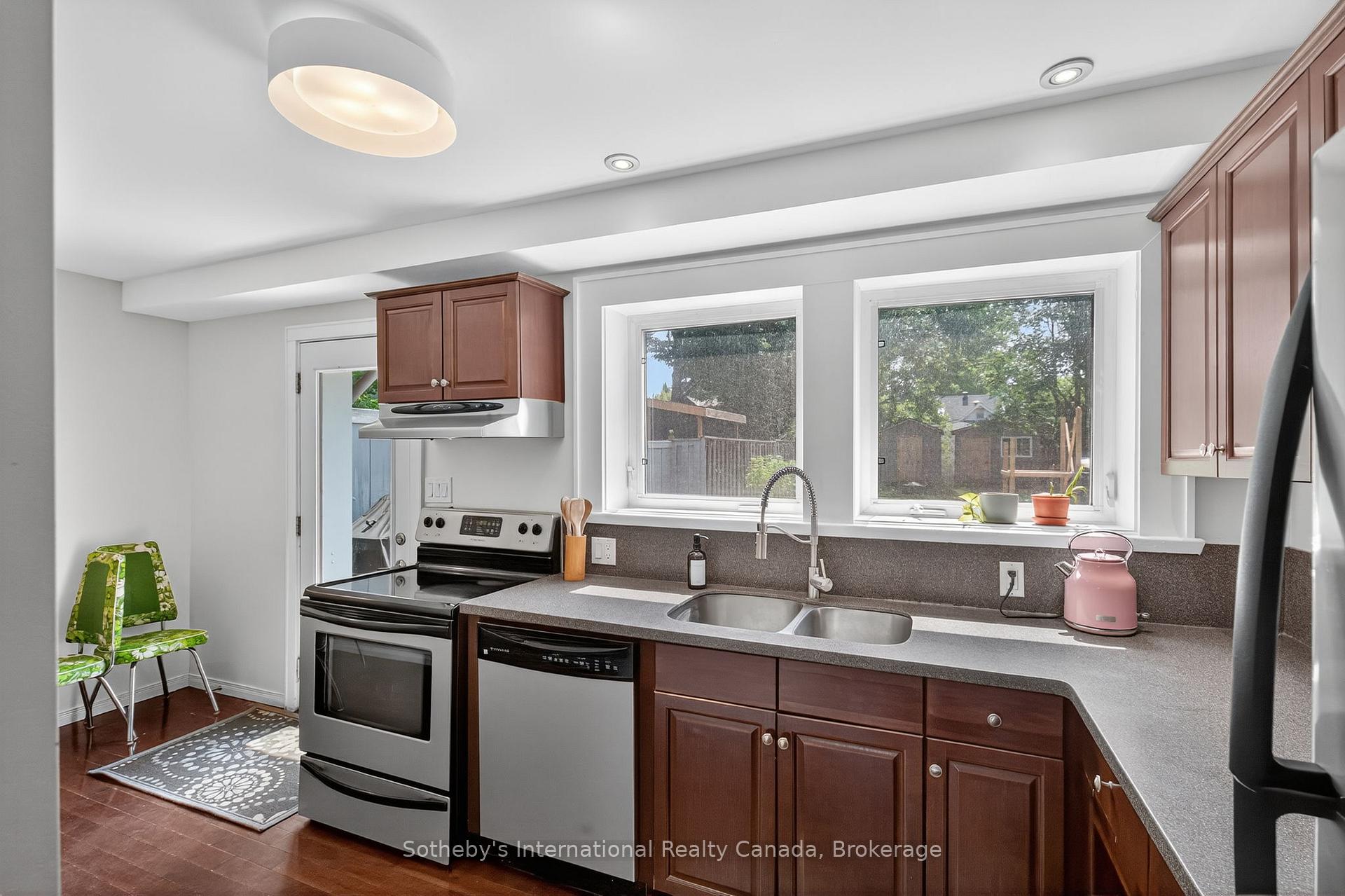 Photo 10 of 135 Fraser Street, Gravenhurst, Muskoka (S) — HOMEH