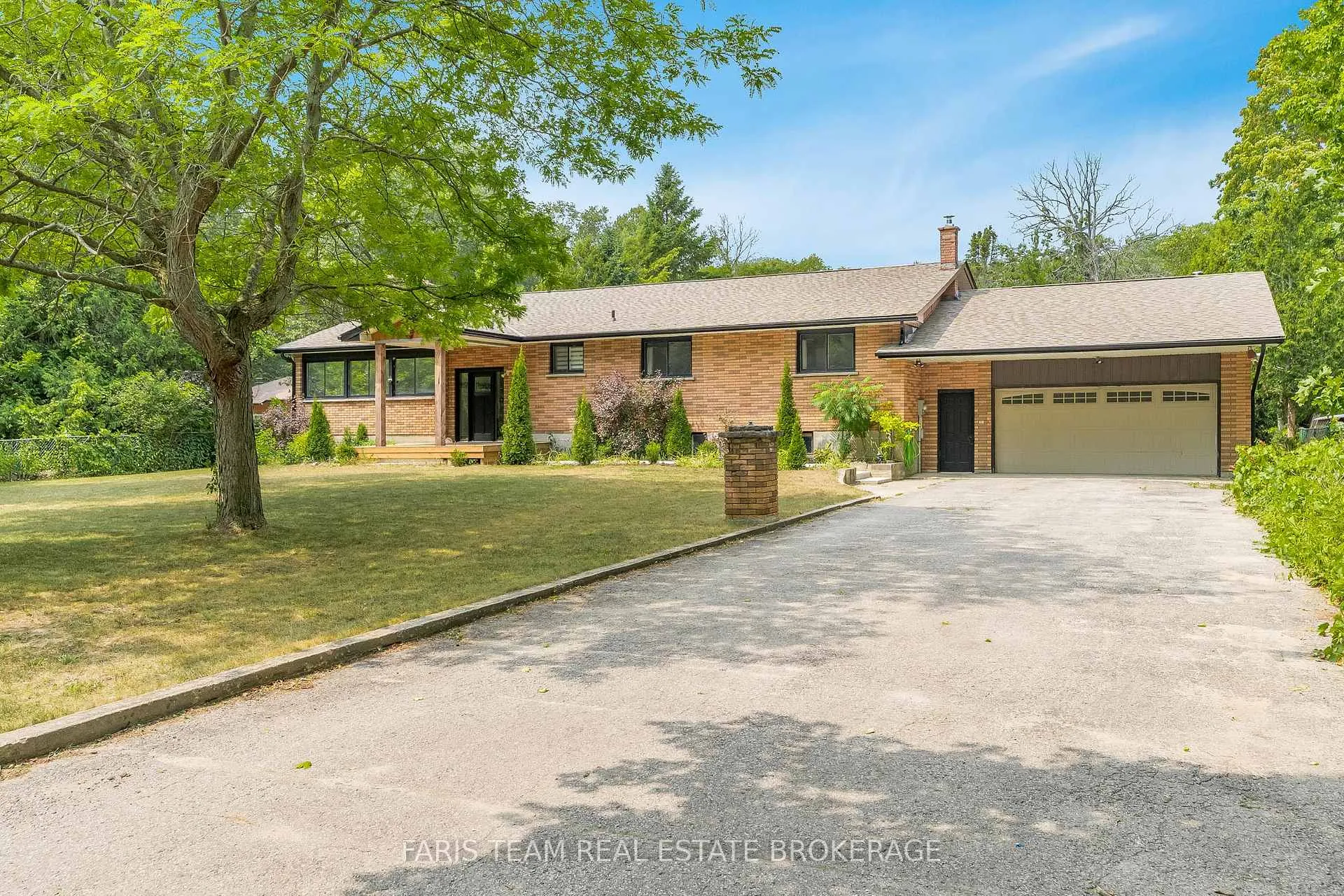 Photo 2 of 256 Knox Road E, Wasaga Beach — HOMEH