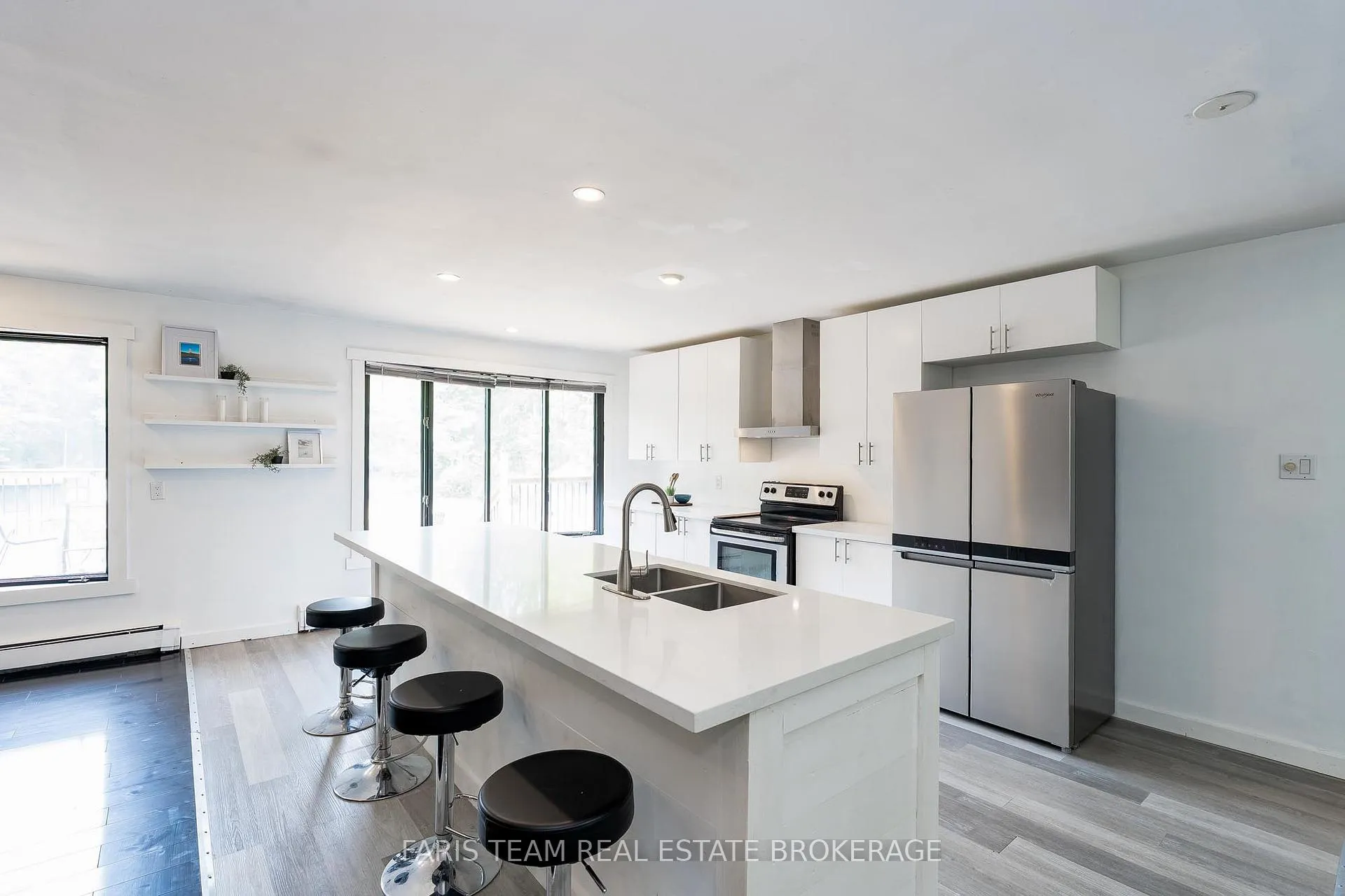 Photo 4 of 256 Knox Road E, Wasaga Beach — HOMEH