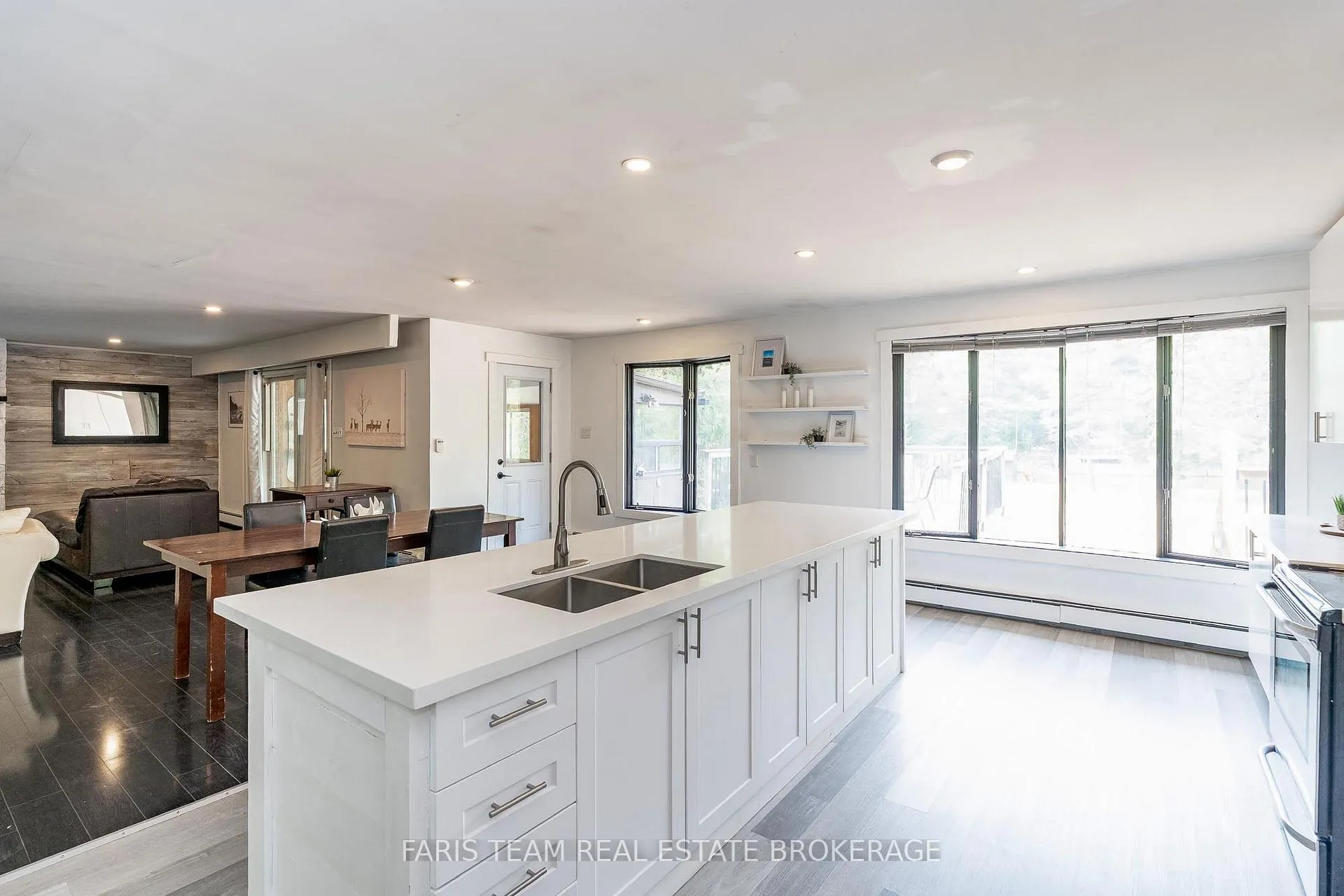 Photo 6 of 256 Knox Road E, Wasaga Beach — HOMEH