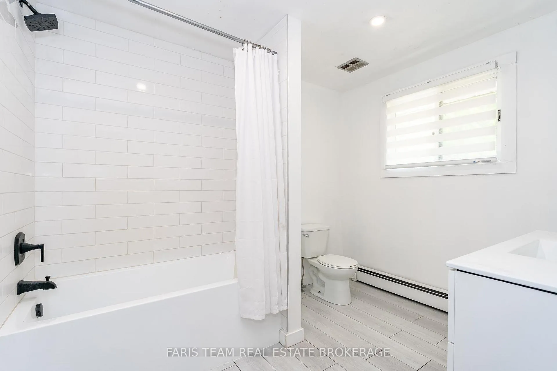 Photo 18 of 256 Knox Road E, Wasaga Beach — HOMEH