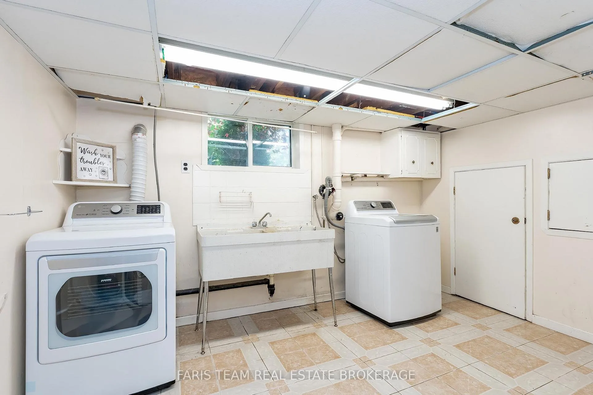 Photo 25 of 256 Knox Road E, Wasaga Beach — HOMEH