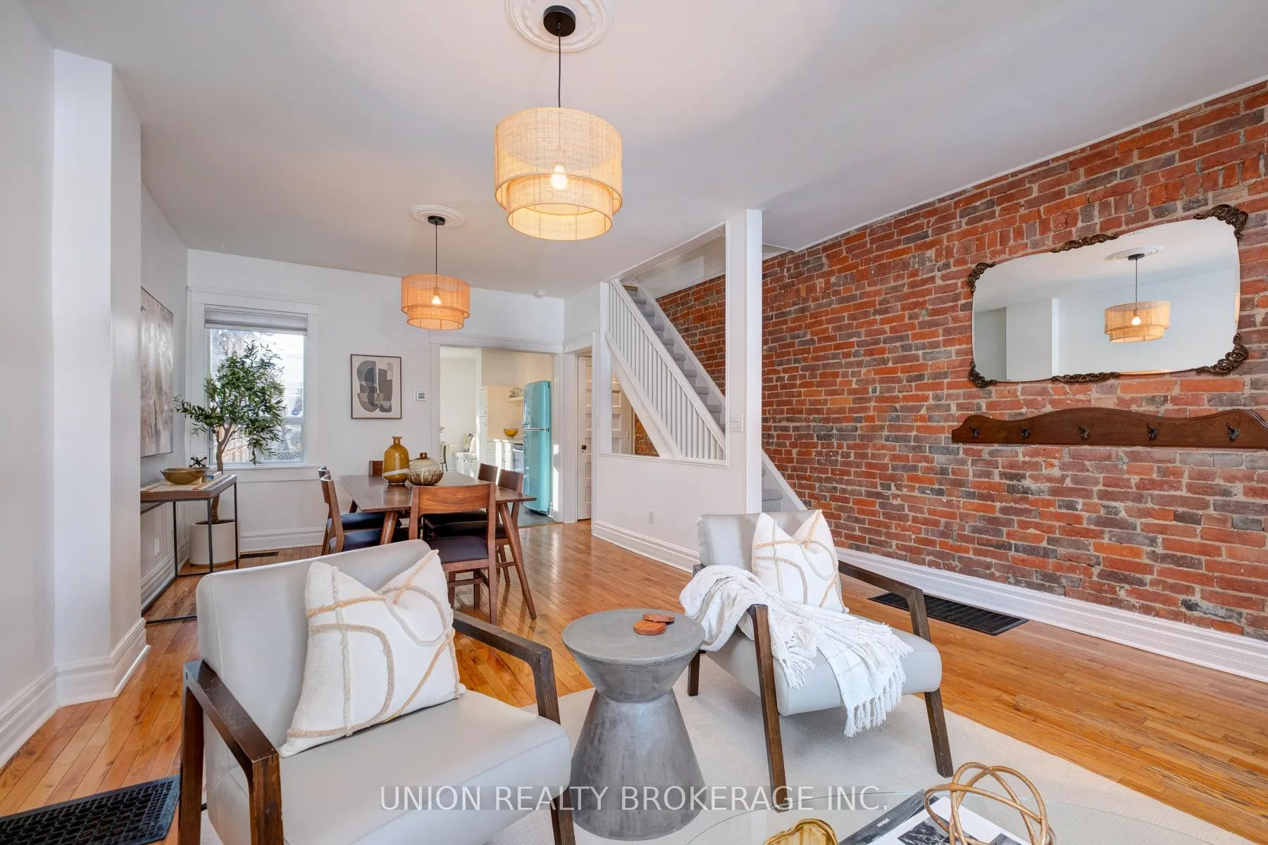 Photo 5 of 186 Scarborough Road, Toronto, The Beaches — HOMEH