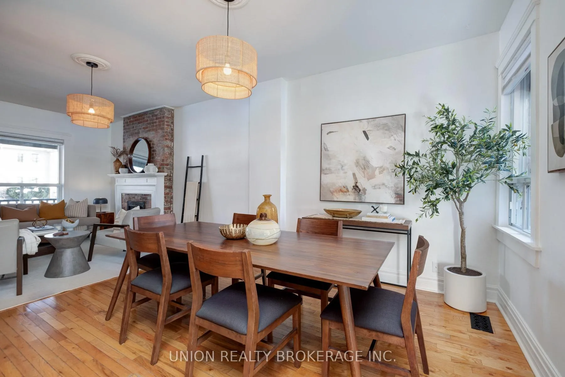 Photo 6 of 186 Scarborough Road, Toronto, The Beaches — HOMEH