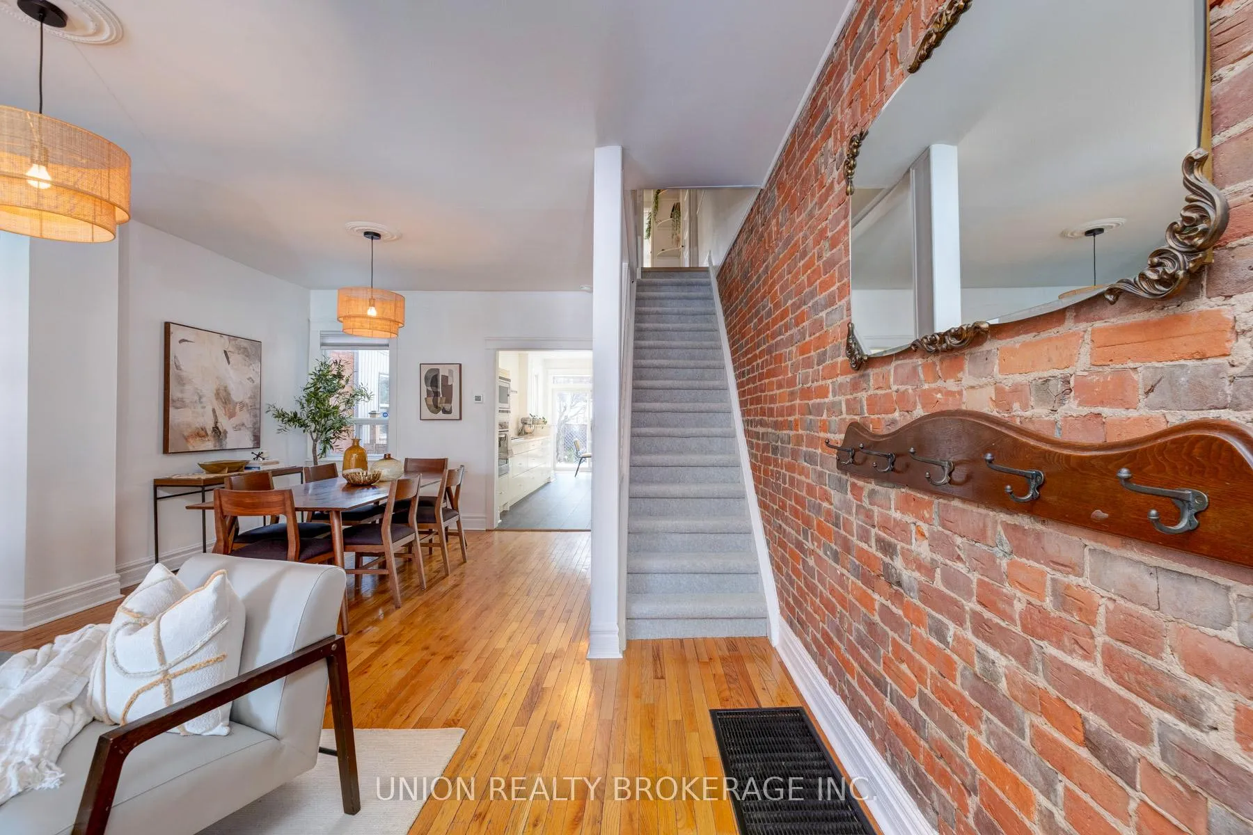 Photo 13 of 186 Scarborough Road, Toronto, The Beaches — HOMEH
