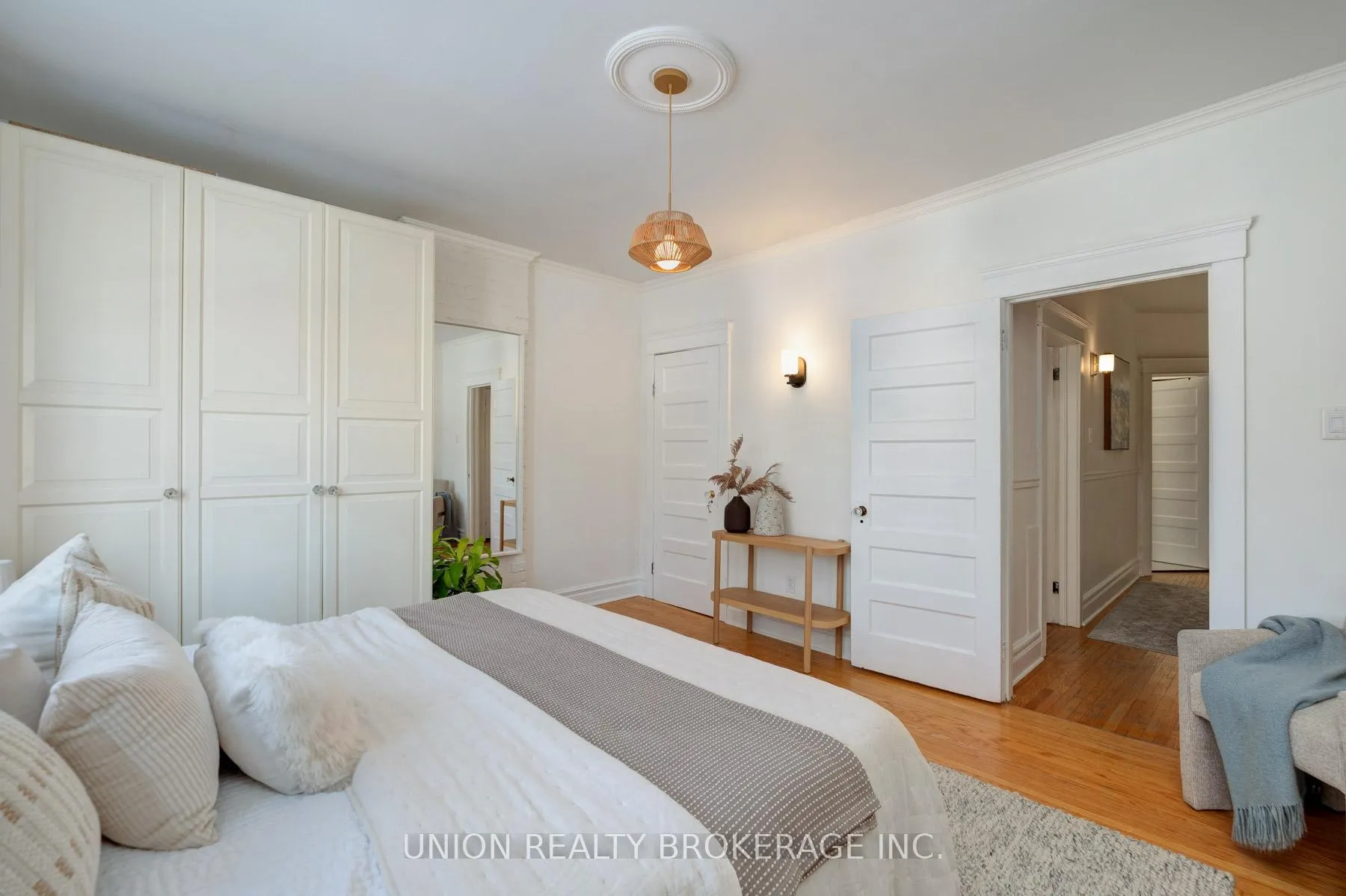 Photo 15 of 186 Scarborough Road, Toronto, The Beaches — HOMEH