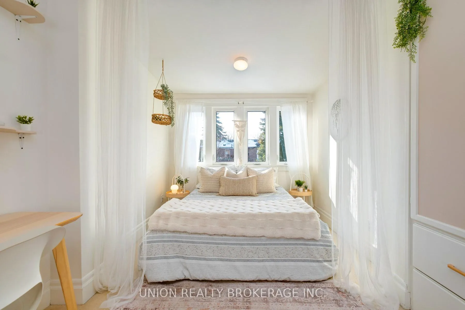 Photo 17 of 186 Scarborough Road, Toronto, The Beaches — HOMEH