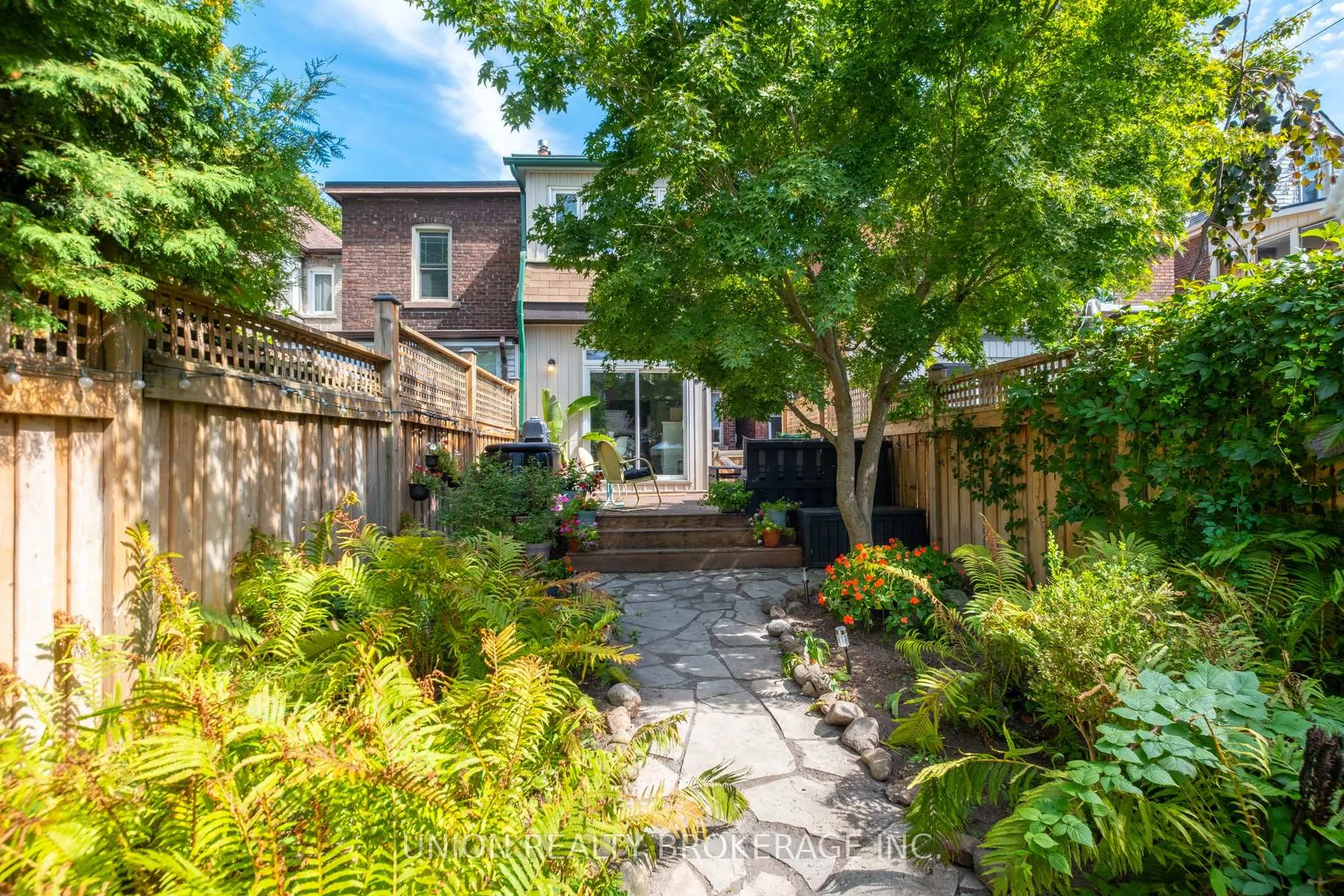 Photo 36 of 186 Scarborough Road, Toronto, The Beaches — HOMEH